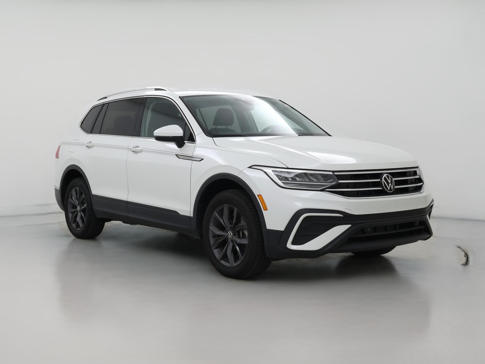 2023 Volkswagen Tiguan SE - Photo 1