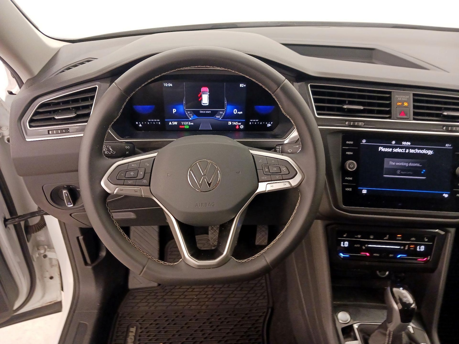 2023 Volkswagen Tiguan SE - Photo 11