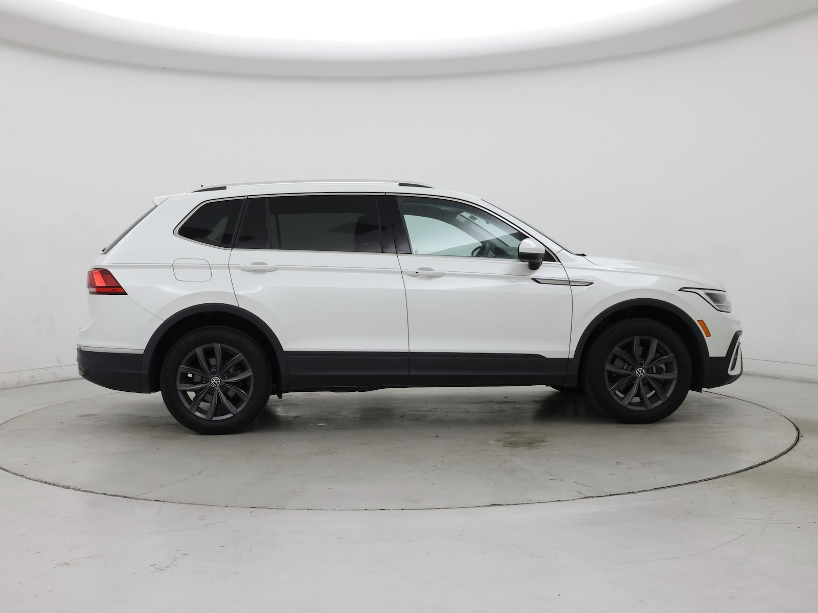 2023 Volkswagen Tiguan SE - Photo 8