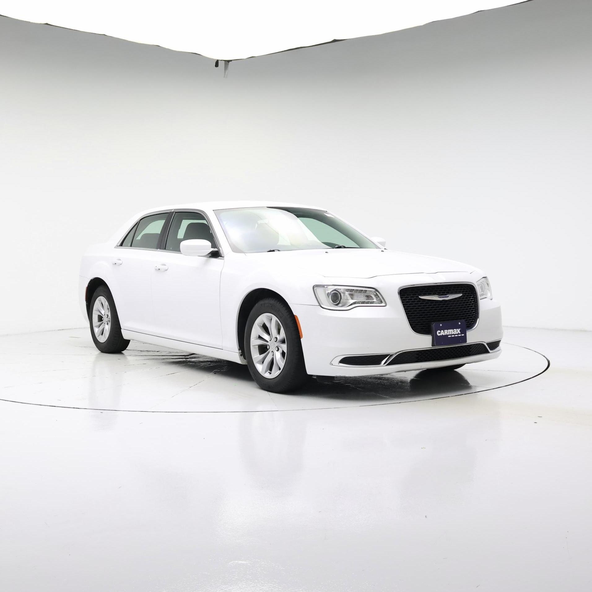 White 2019 Chrysler 300 Sedan Rear-Wheel Drive Automatic