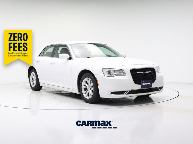White 2019 Chrysler 300 Sedan Rear-Wheel Drive Automatic
