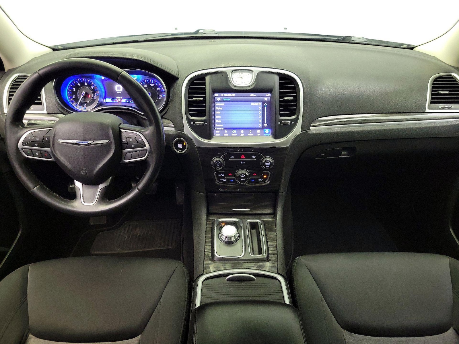 2019 Chrysler 300 Touring - Photo 10