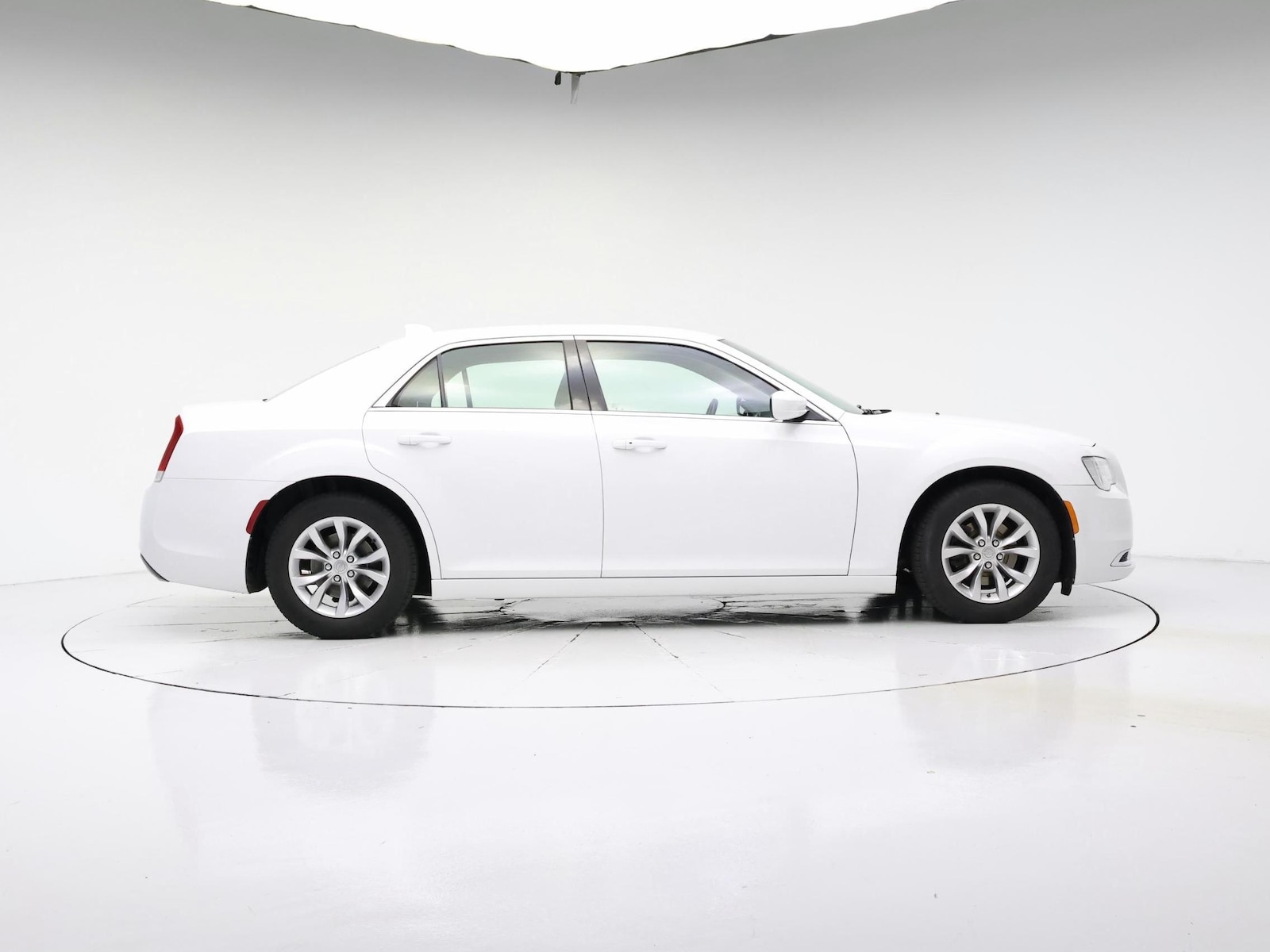 2019 Chrysler 300 Touring - Photo 8
