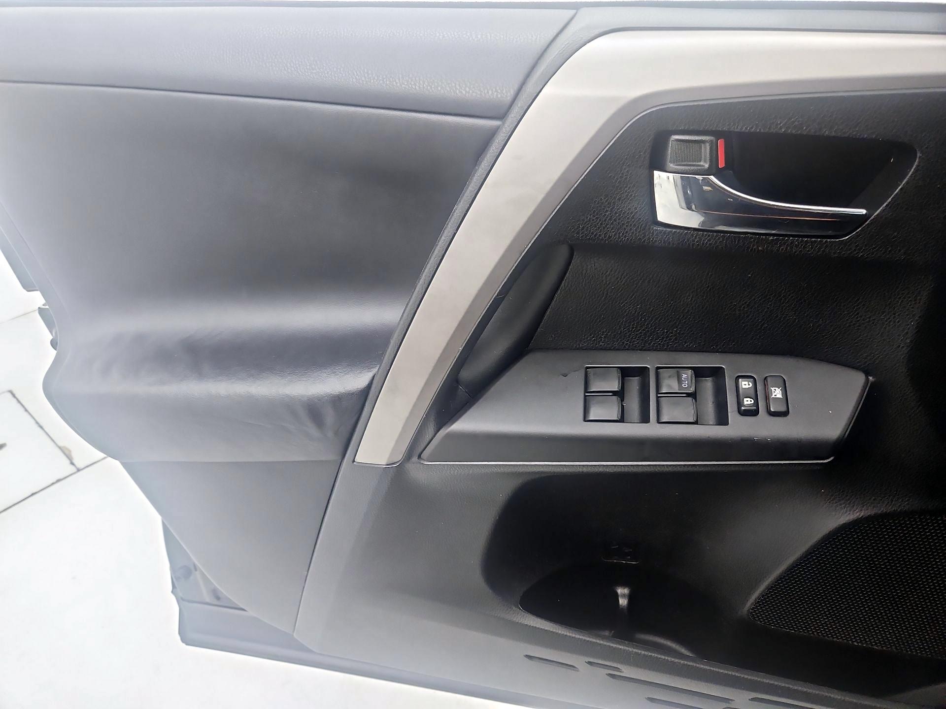 Thumbnail: 2017 Toyota RAV4 - 12