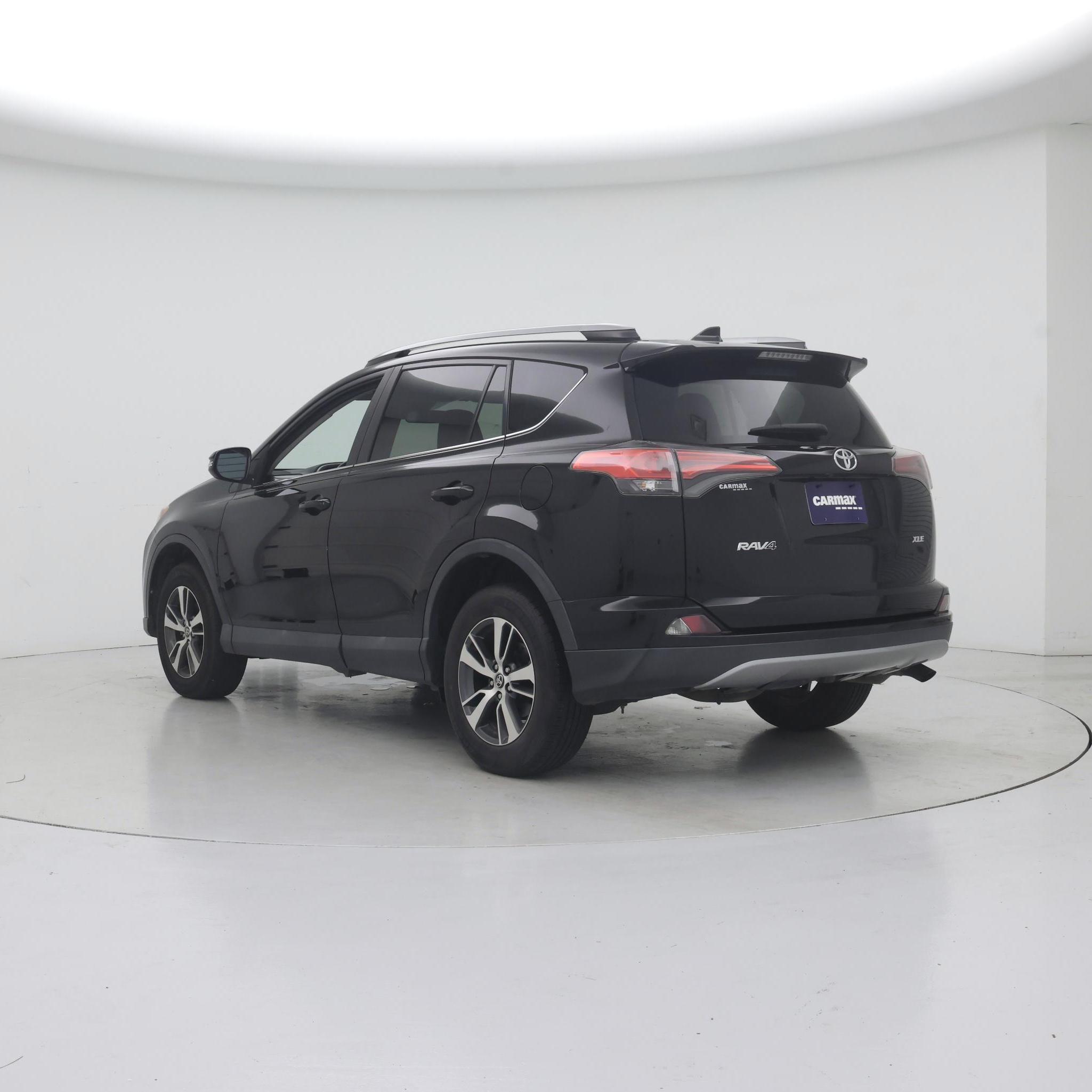 Thumbnail: 2017 Toyota RAV4 - 2