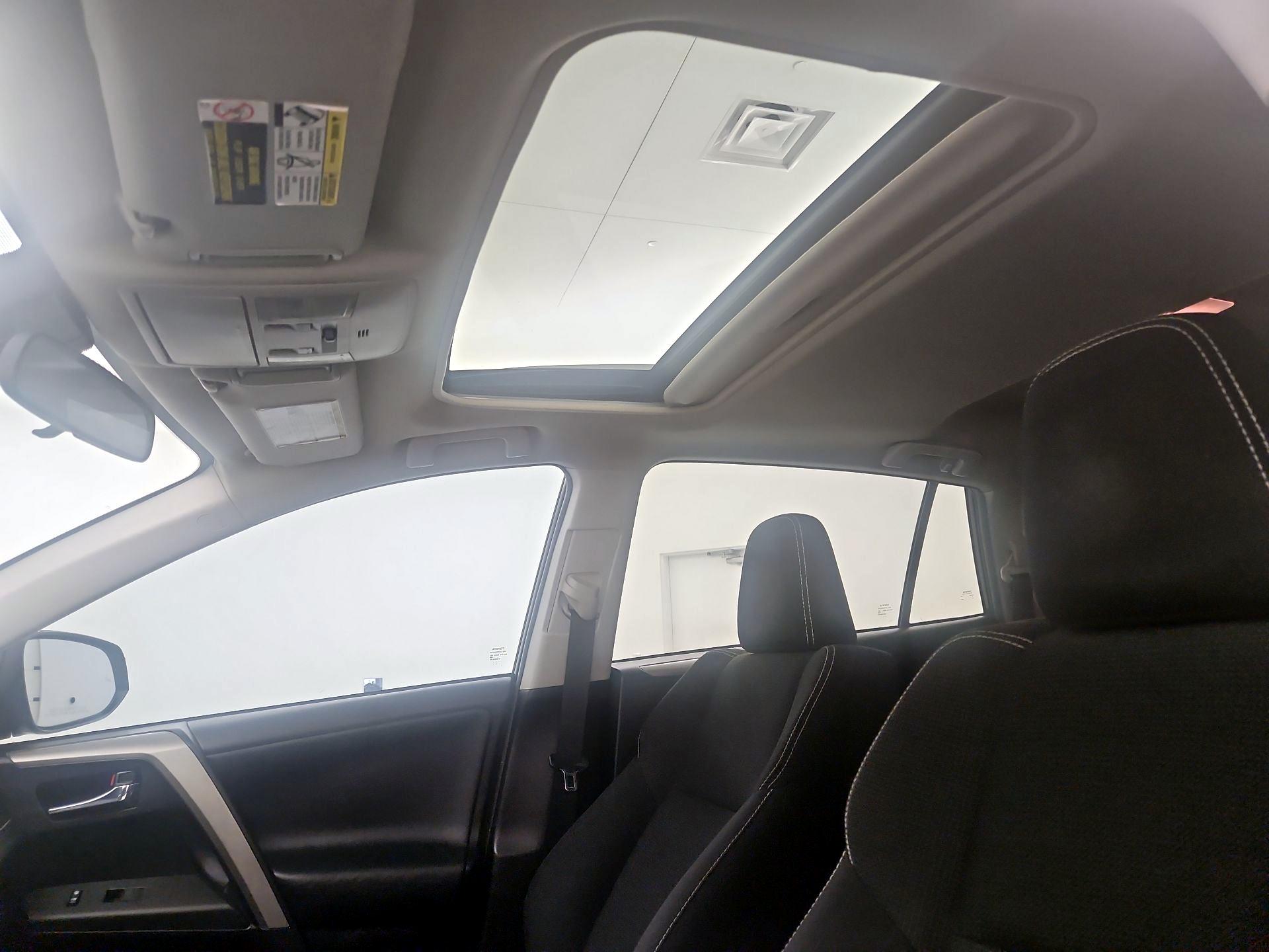 Thumbnail: 2017 Toyota RAV4 - 19