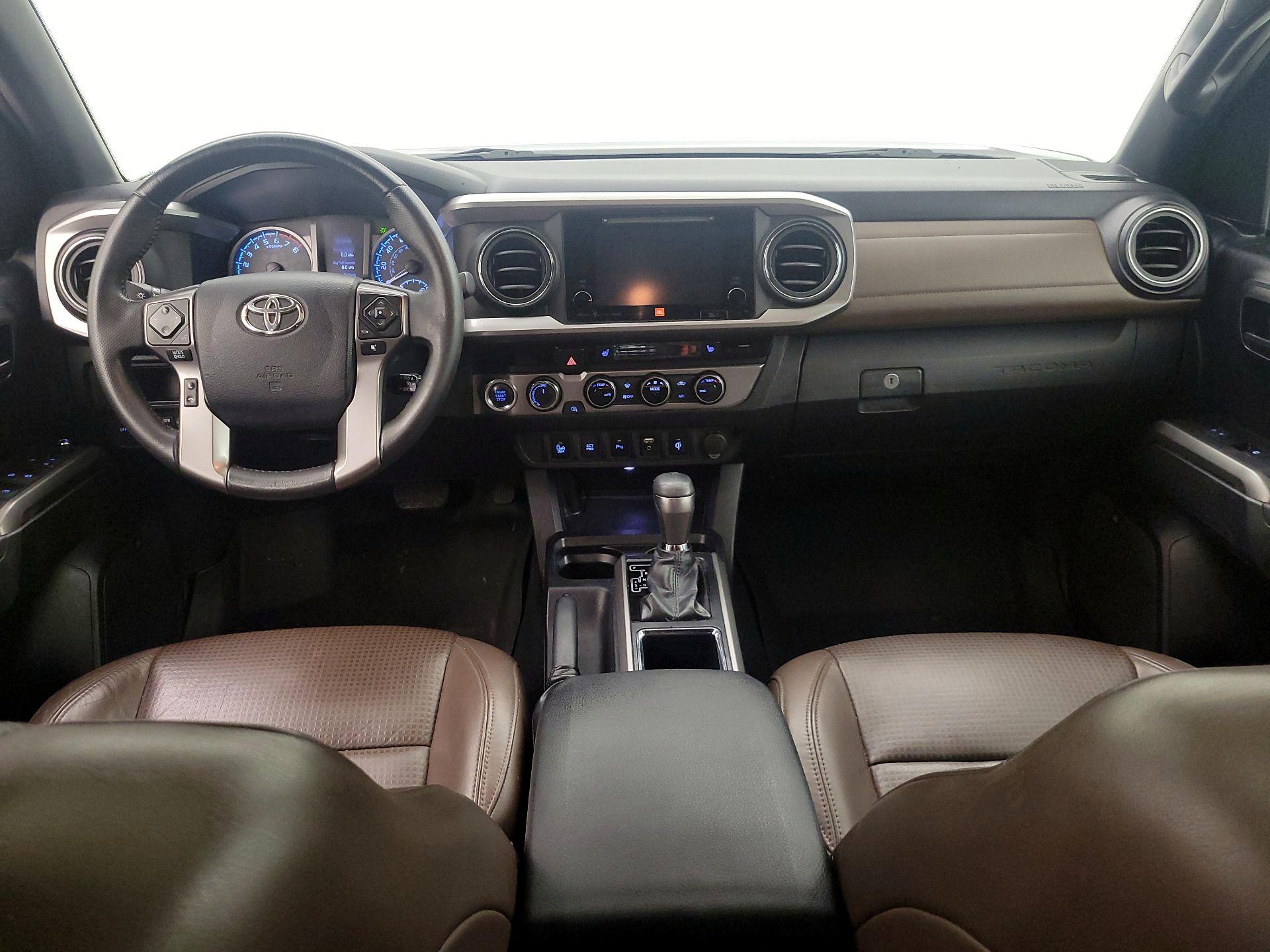 Thumbnail: 2017 Toyota Tacoma - 9