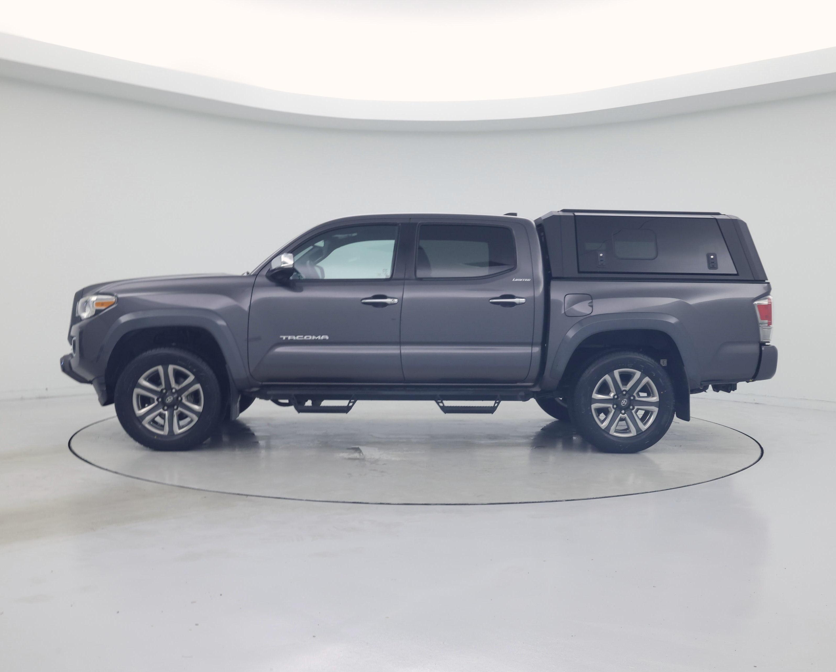 Thumbnail: 2017 Toyota Tacoma - 3