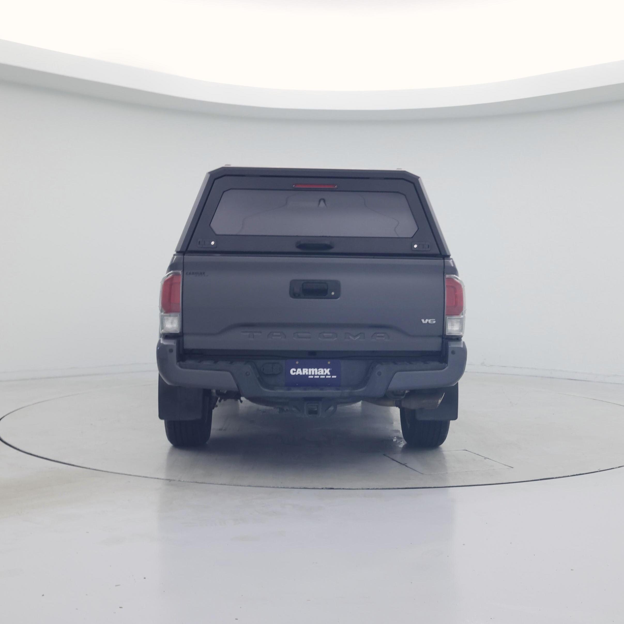 Thumbnail: 2017 Toyota Tacoma - 6