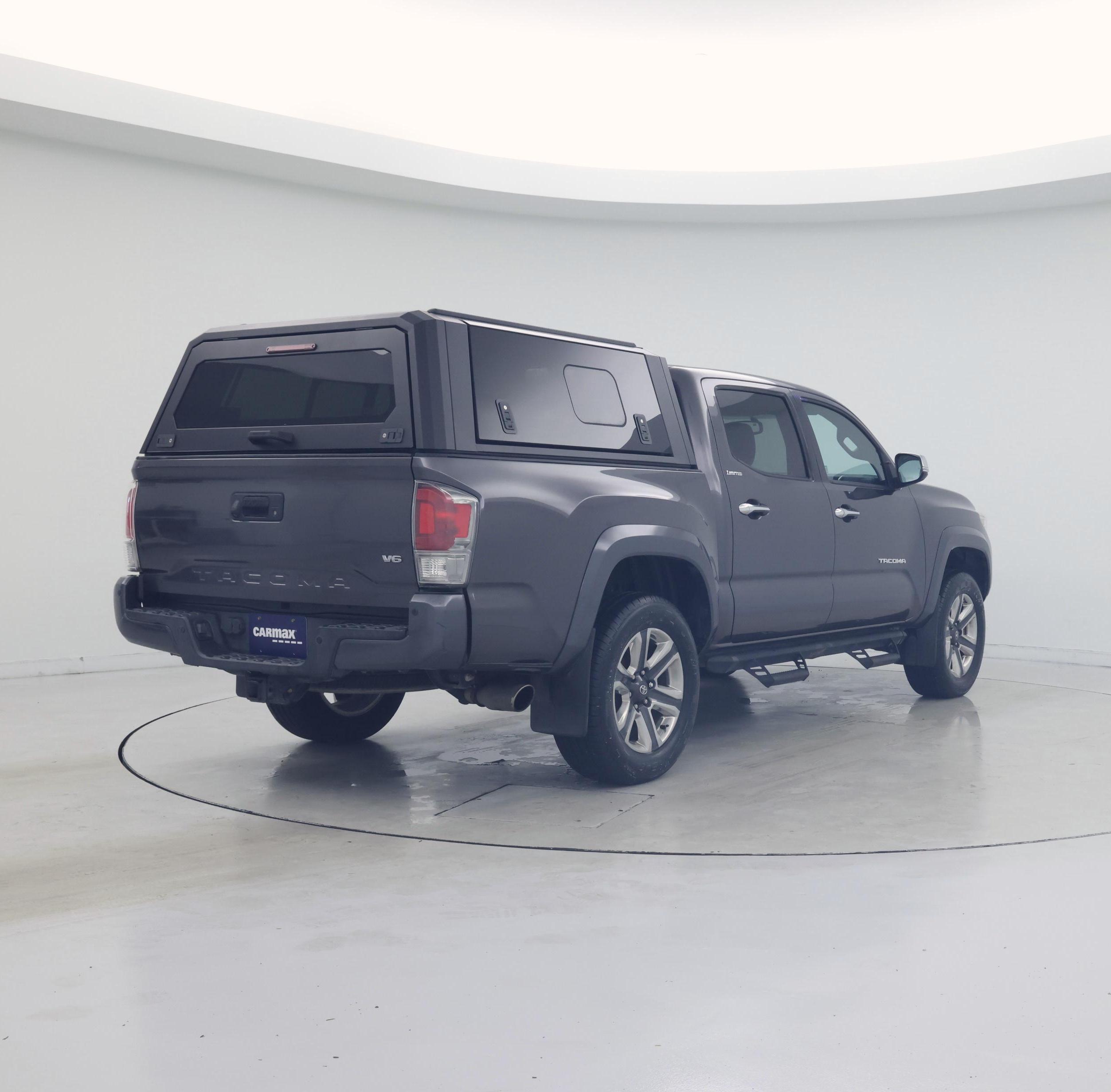 Thumbnail: 2017 Toyota Tacoma - 8