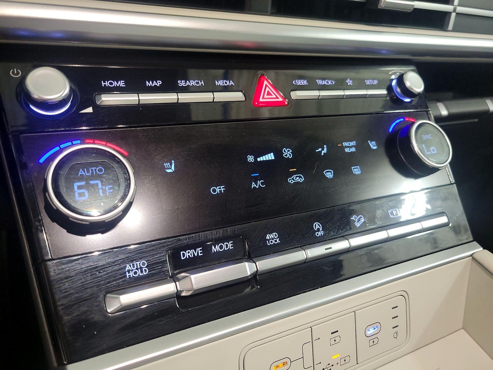2025 Hyundai Santa Fe SEL - Photo 17