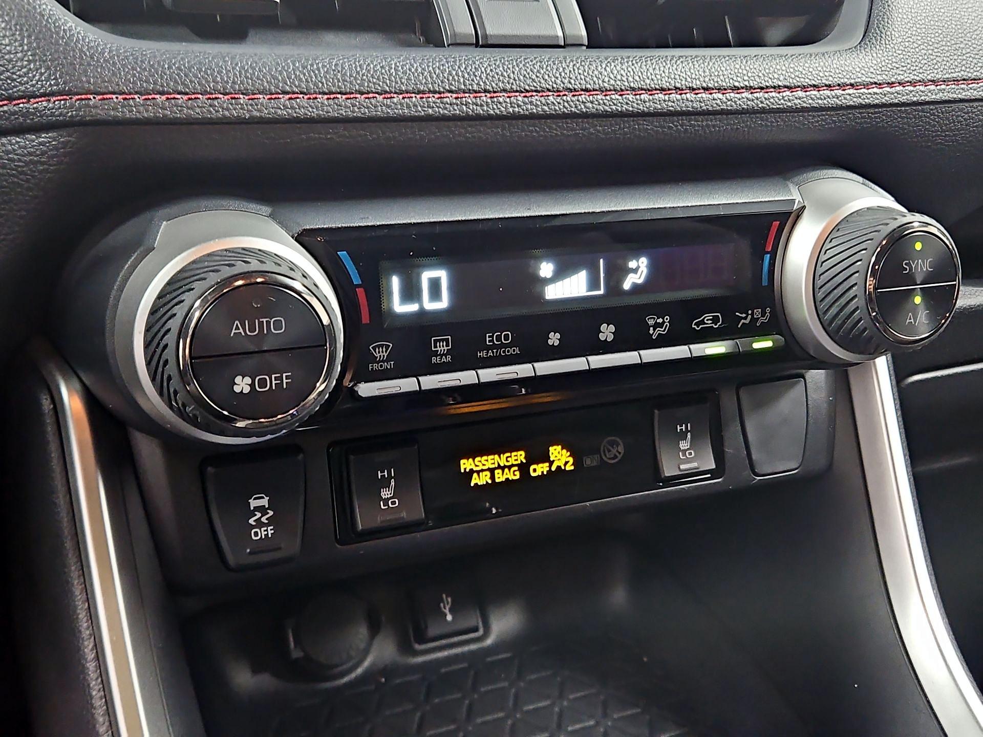 Thumbnail: 2021 Toyota RAV4 - 16