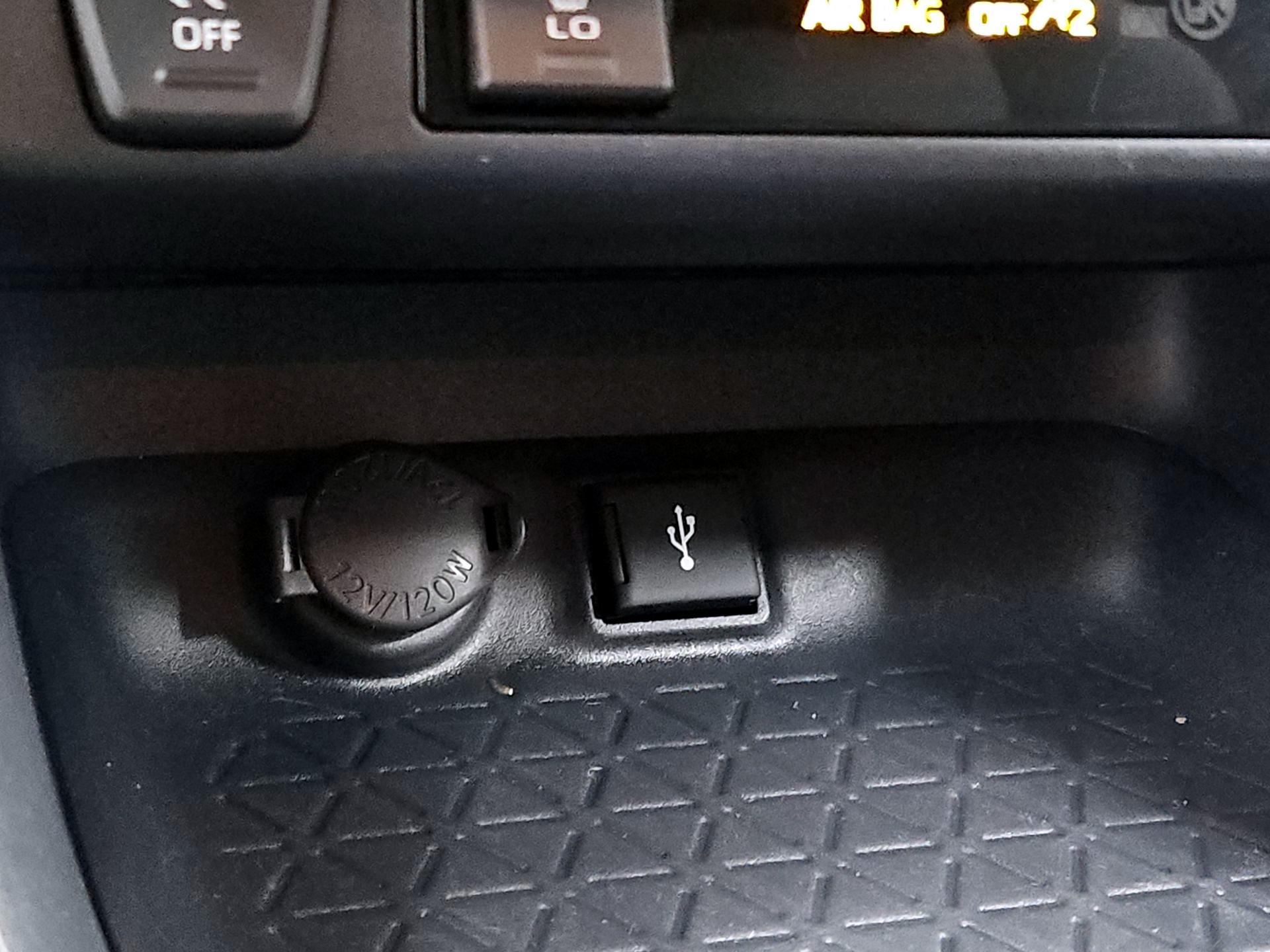 Thumbnail: 2021 Toyota RAV4 - 18