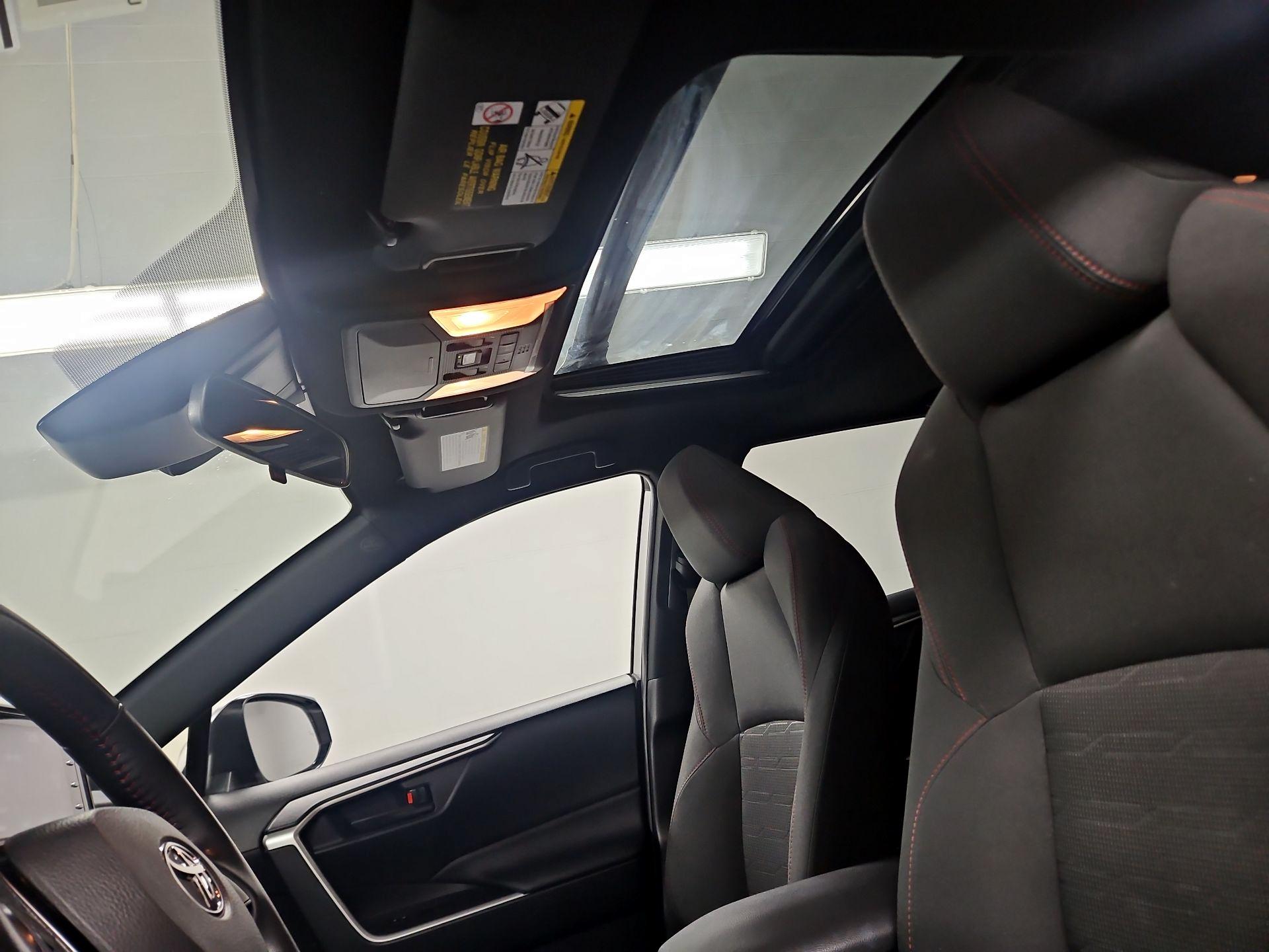 Thumbnail: 2021 Toyota RAV4 - 19