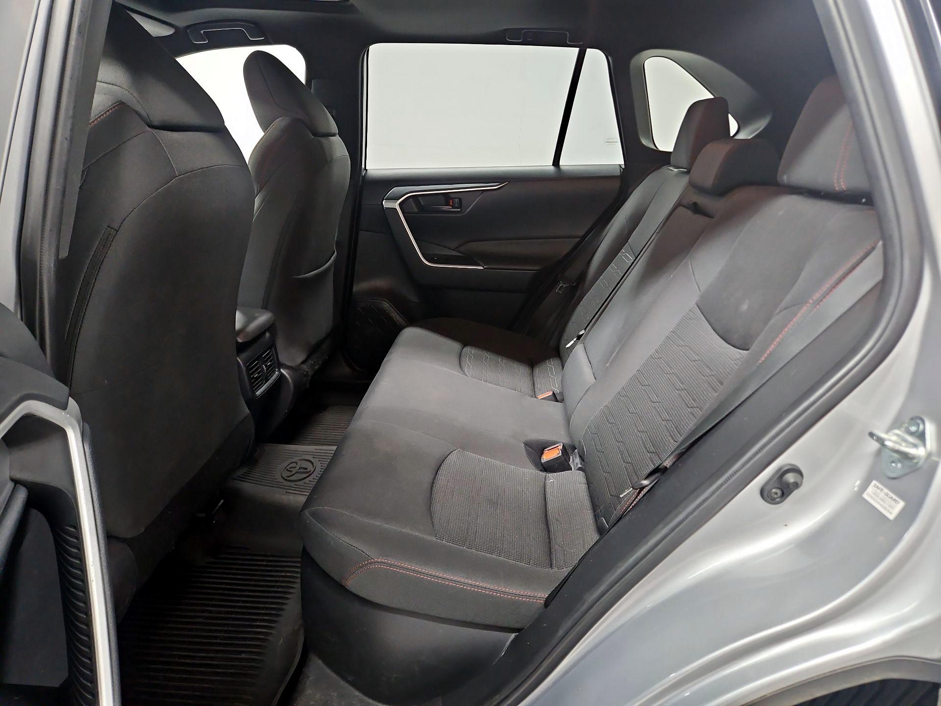 Thumbnail: 2021 Toyota RAV4 - 20