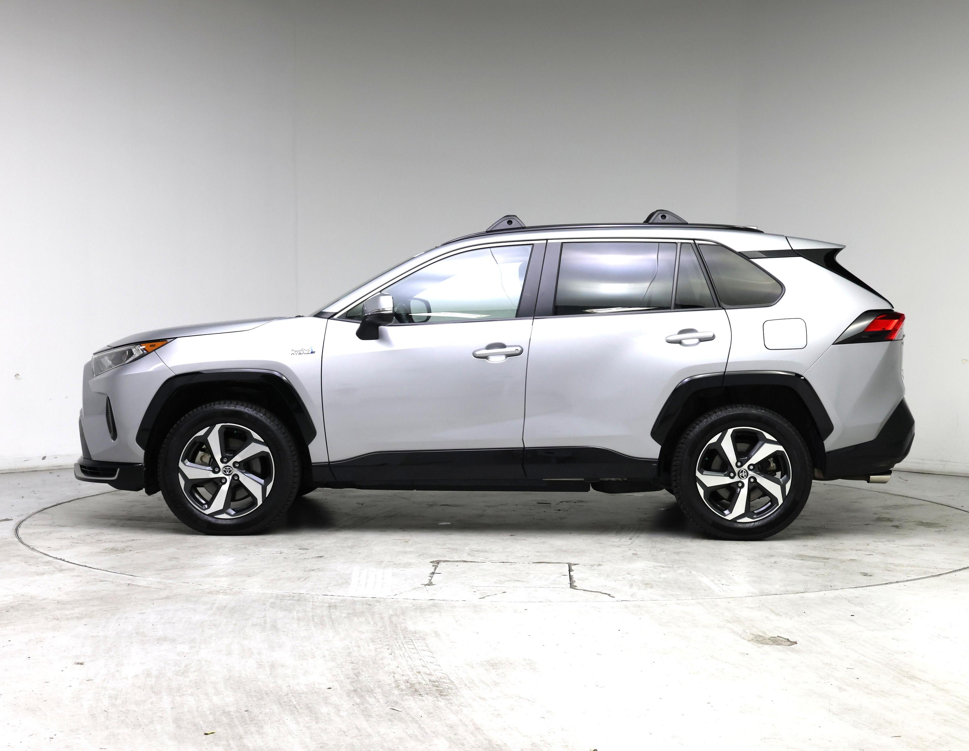 Thumbnail: 2021 Toyota RAV4 - 3
