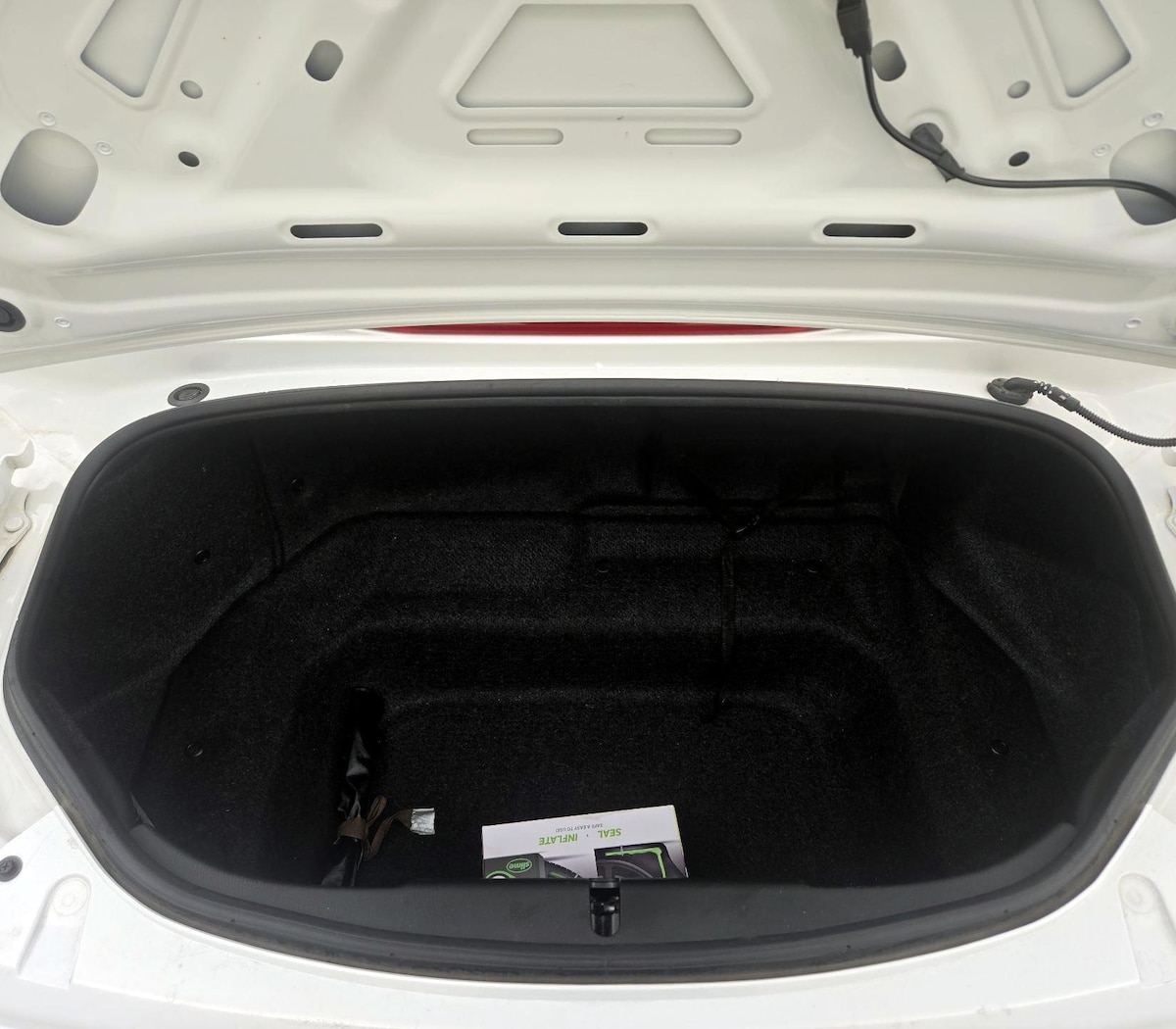 Trunk/Cargo (Seats Up)