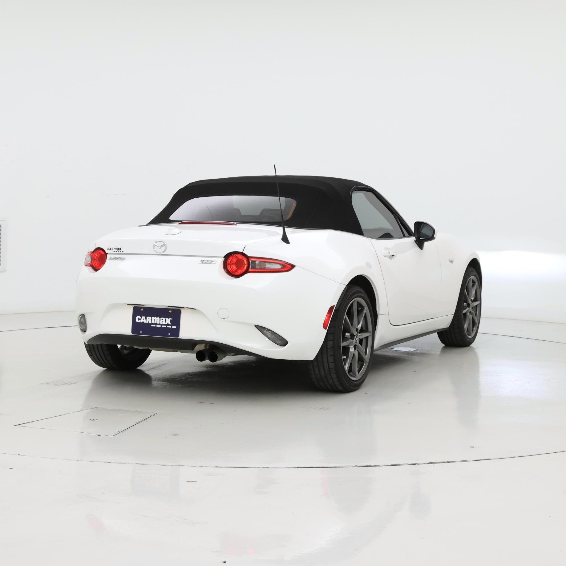 Thumbnail: 2016 Mazda MX-5 Miata - 8
