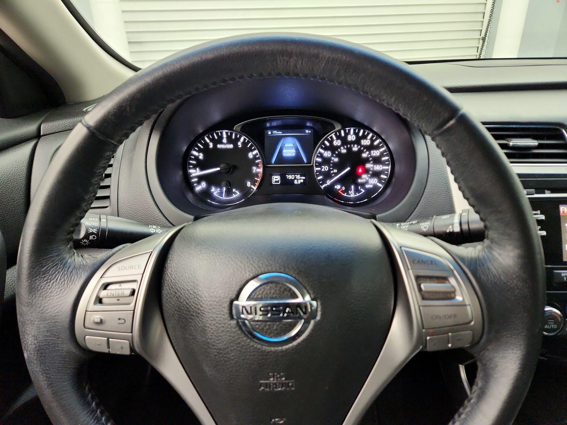 Thumbnail: 2014 Nissan Altima - 10