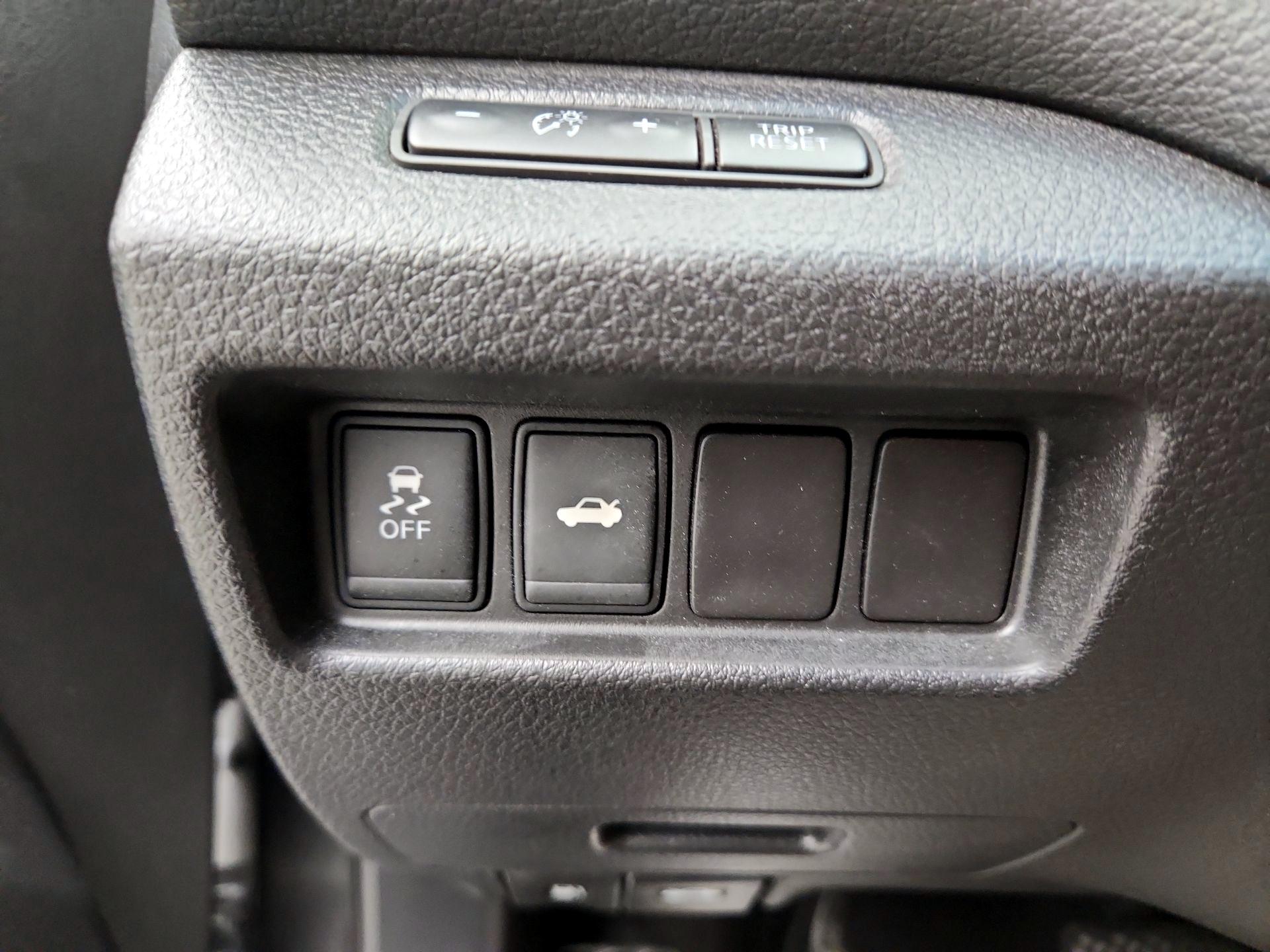 Thumbnail: 2014 Nissan Altima - 13