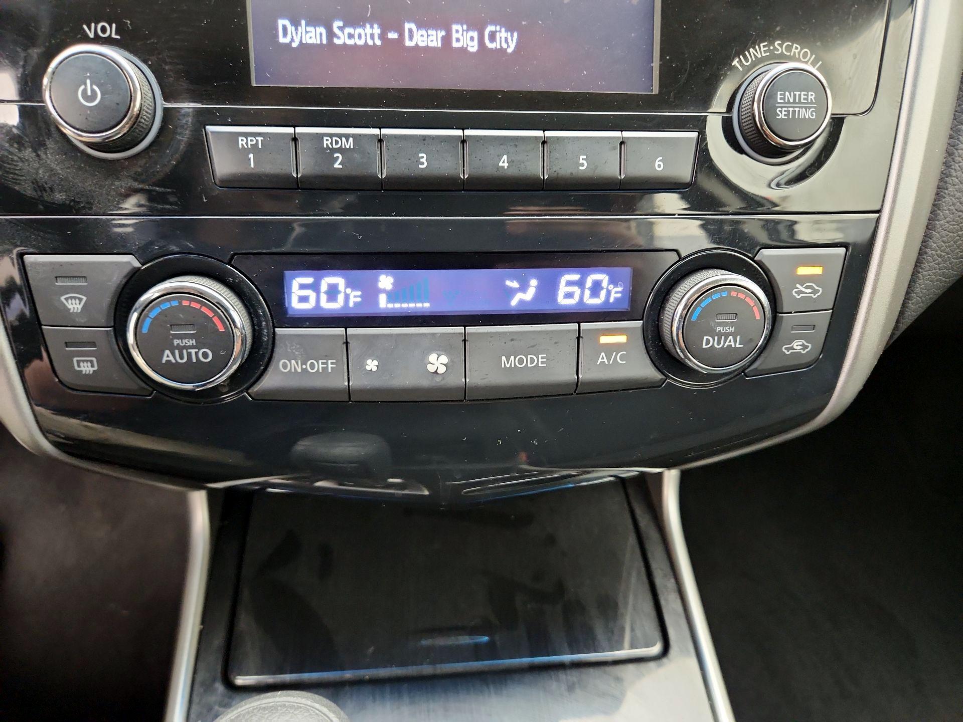 Thumbnail: 2014 Nissan Altima - 16