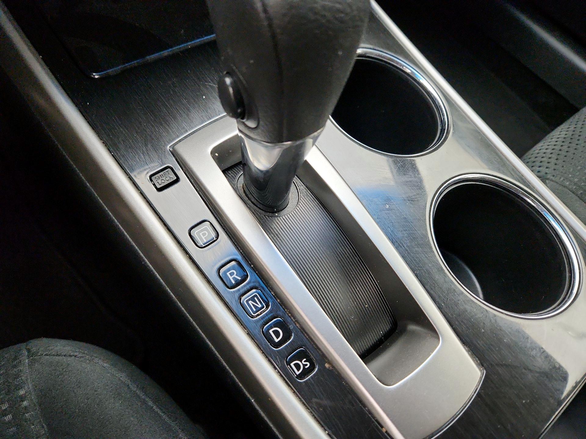 Thumbnail: 2014 Nissan Altima - 17