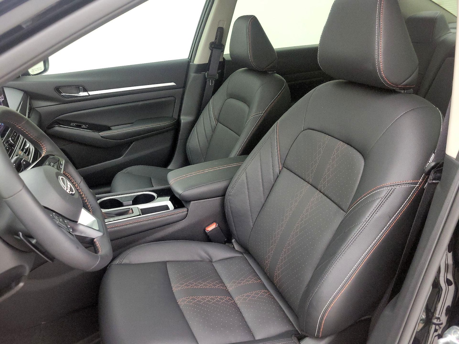 2025 Nissan Altima SR - Photo 12