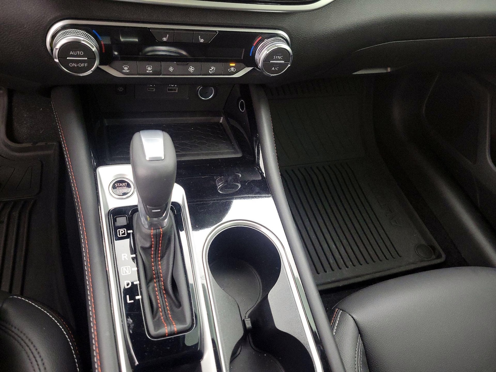 2025 Nissan Altima SR - Photo 18