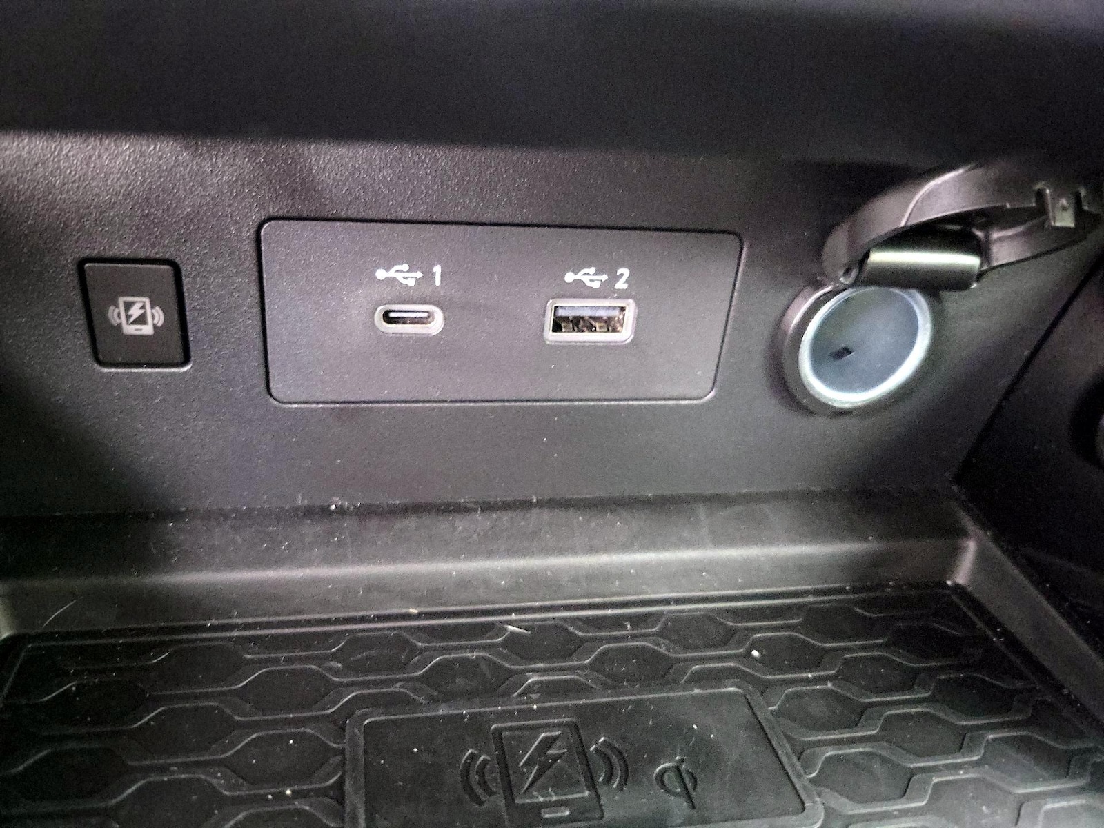 2025 Nissan Altima SR - Photo 19