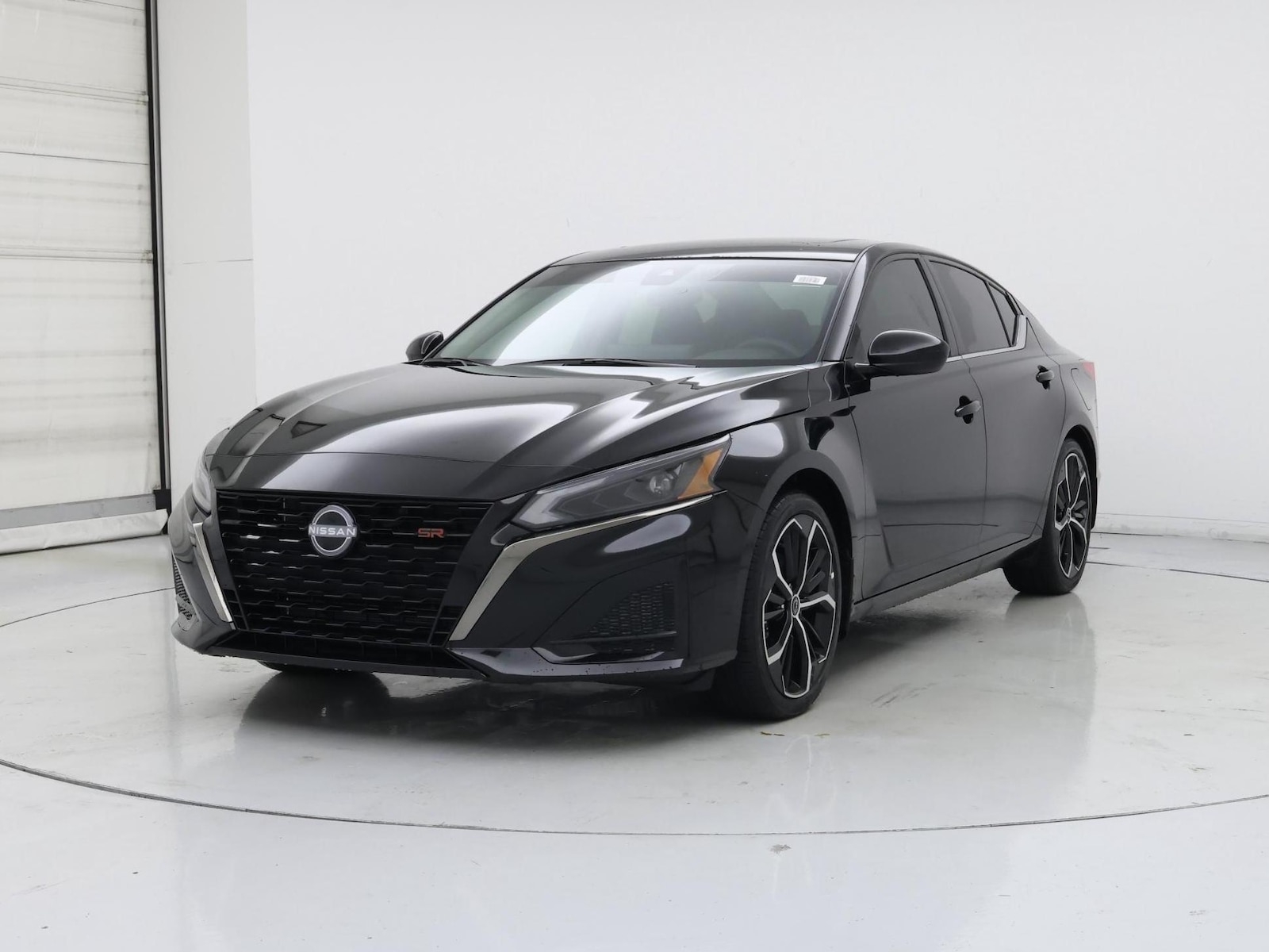 2025 Nissan Altima SR - Photo 5