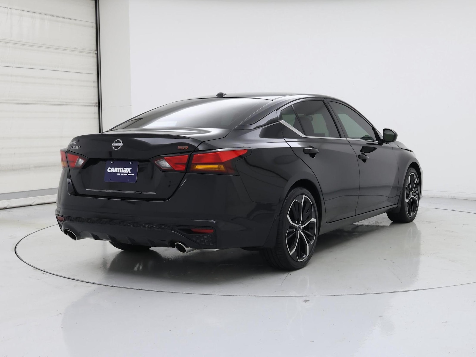 2025 Nissan Altima SR - Photo 9