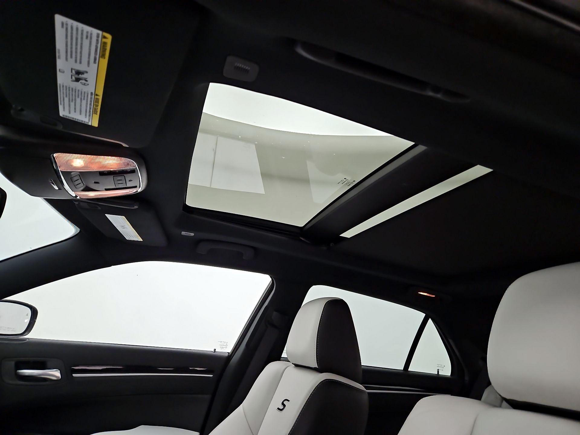 Thumbnail: 2021 Chrysler 300 - 20