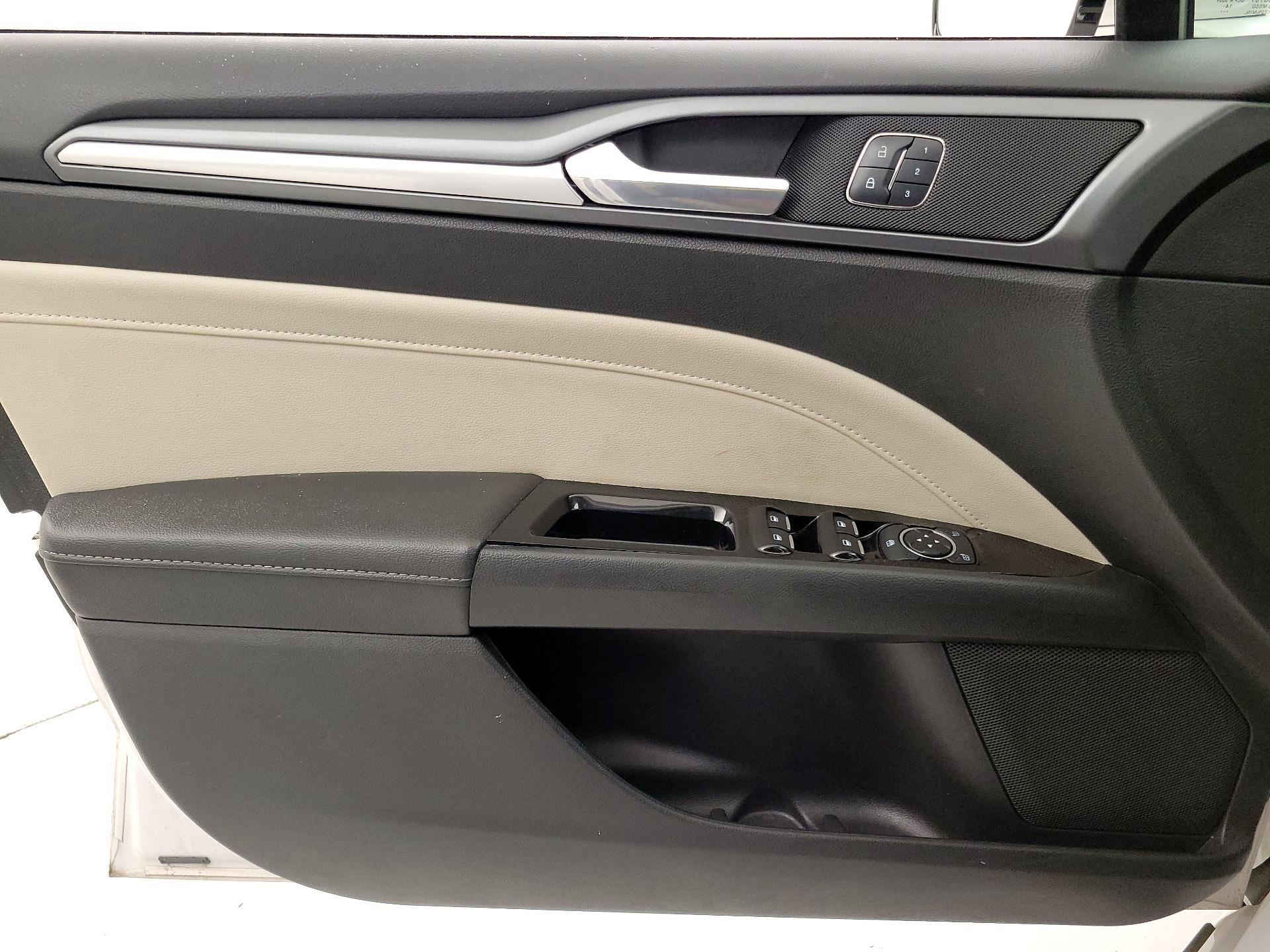 Thumbnail: 2015 Ford Fusion - 12
