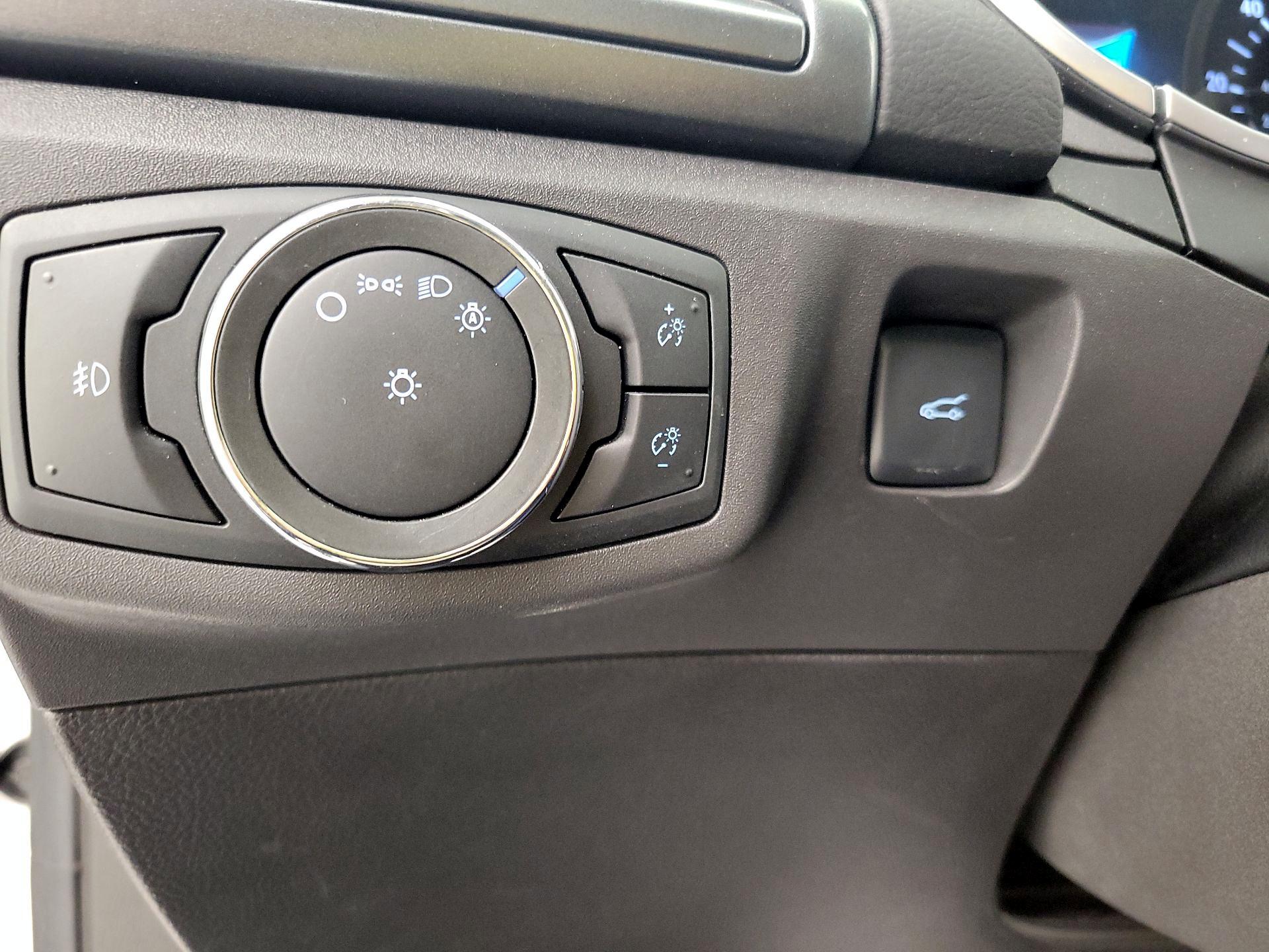 Thumbnail: 2015 Ford Fusion - 13