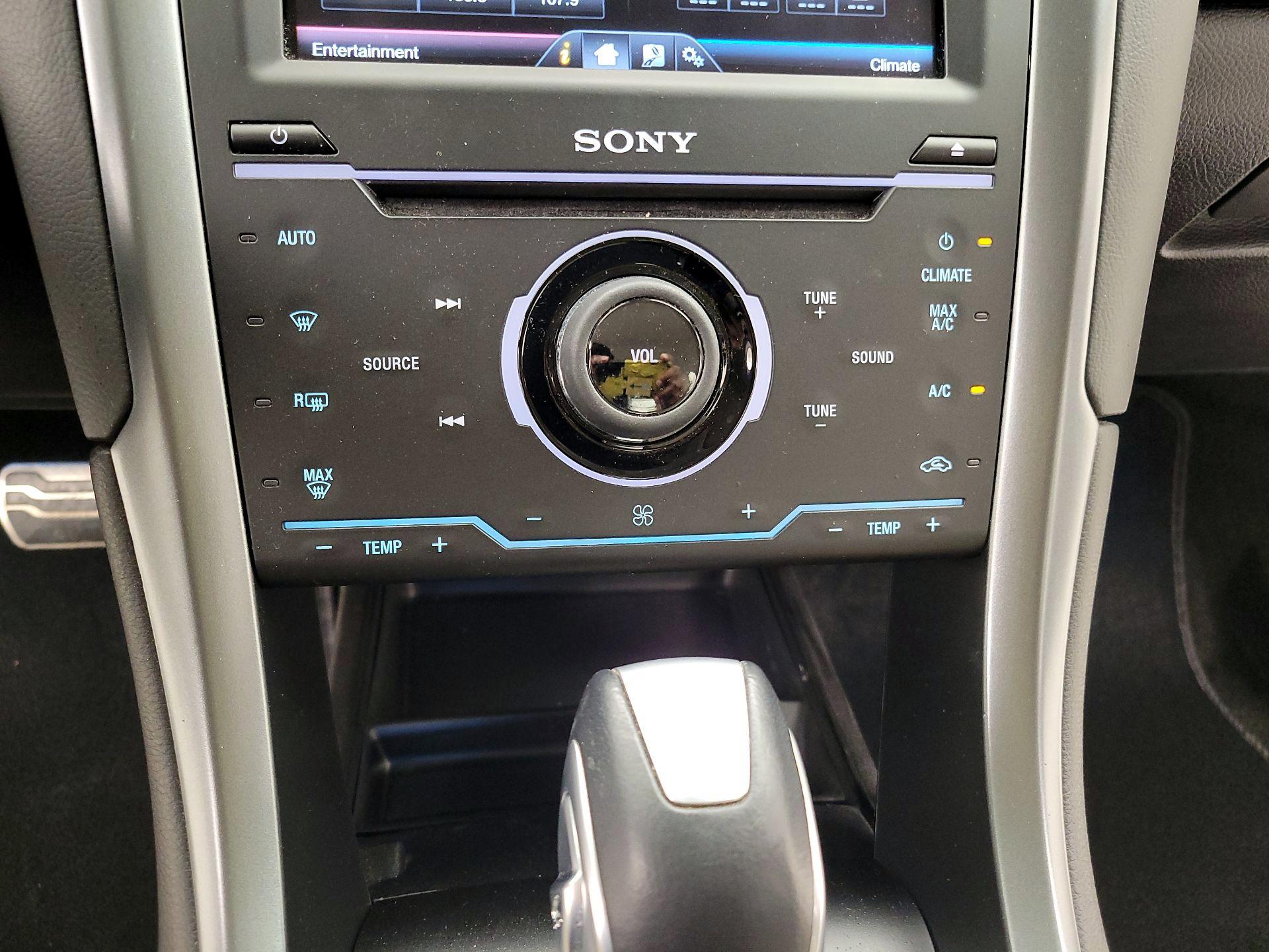 Thumbnail: 2015 Ford Fusion - 17
