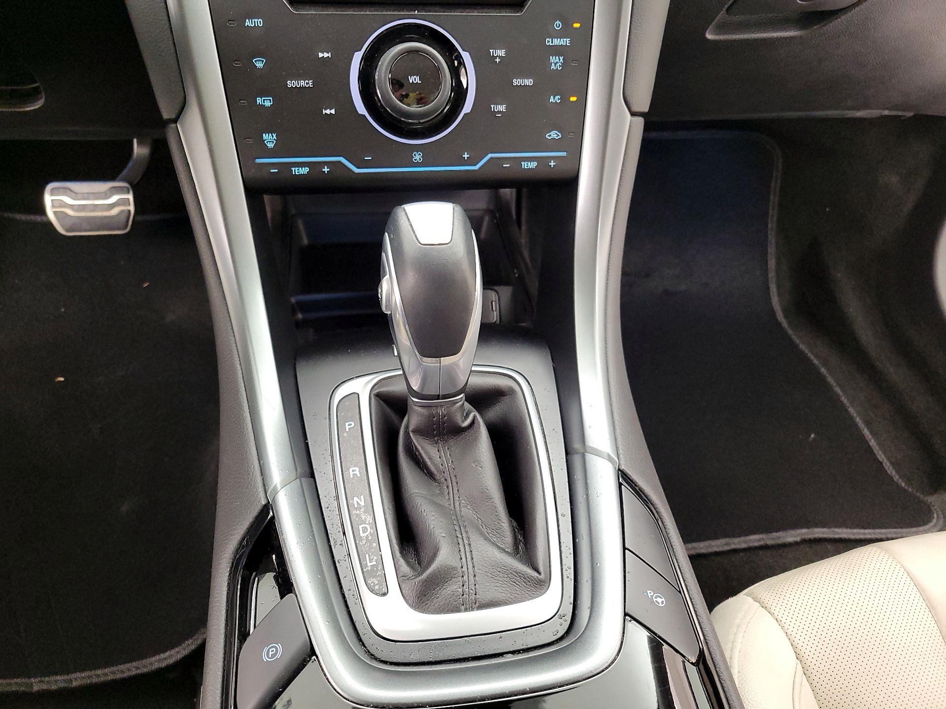 Thumbnail: 2015 Ford Fusion - 18