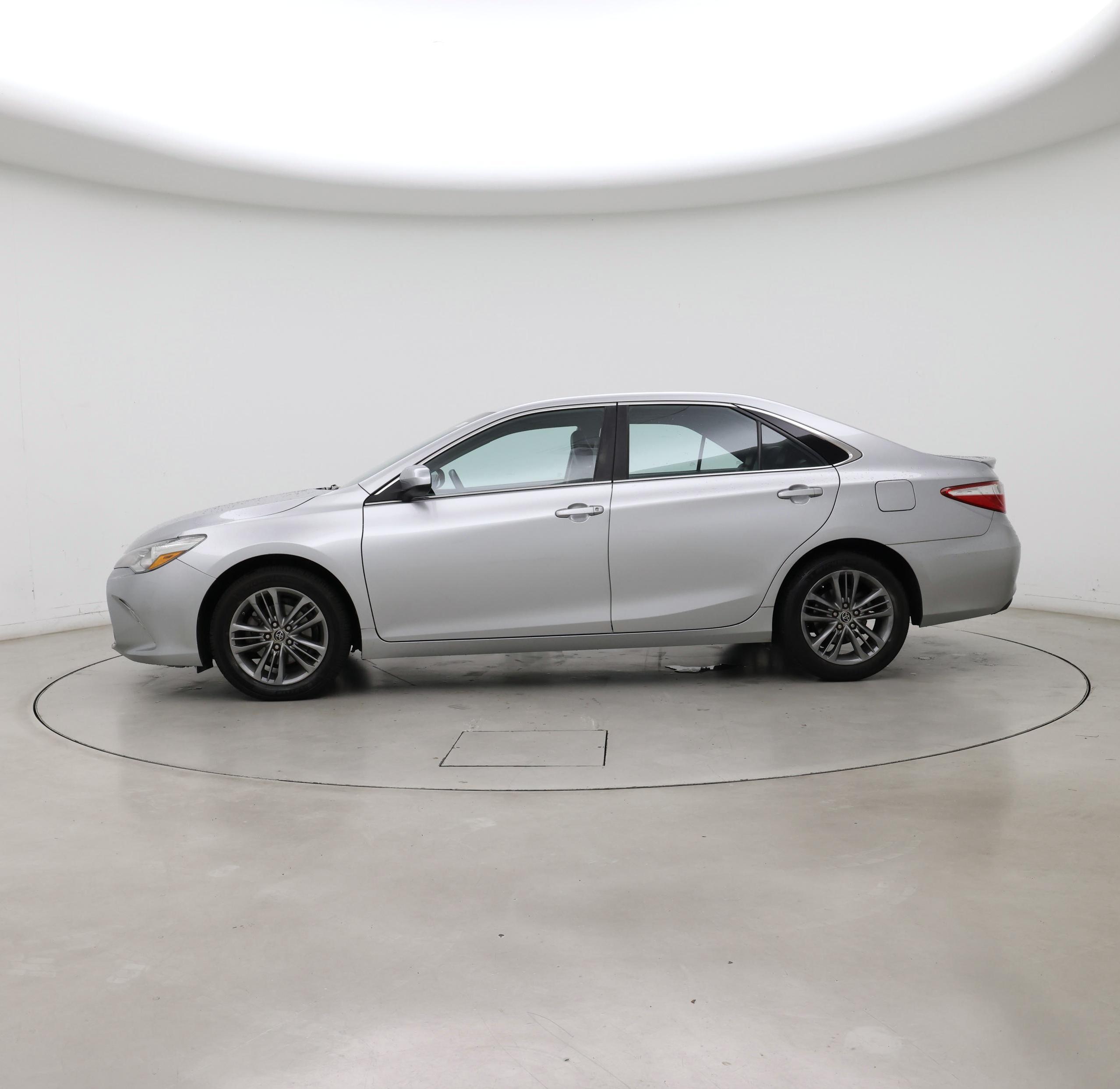Thumbnail: 2016 Toyota Camry - 3