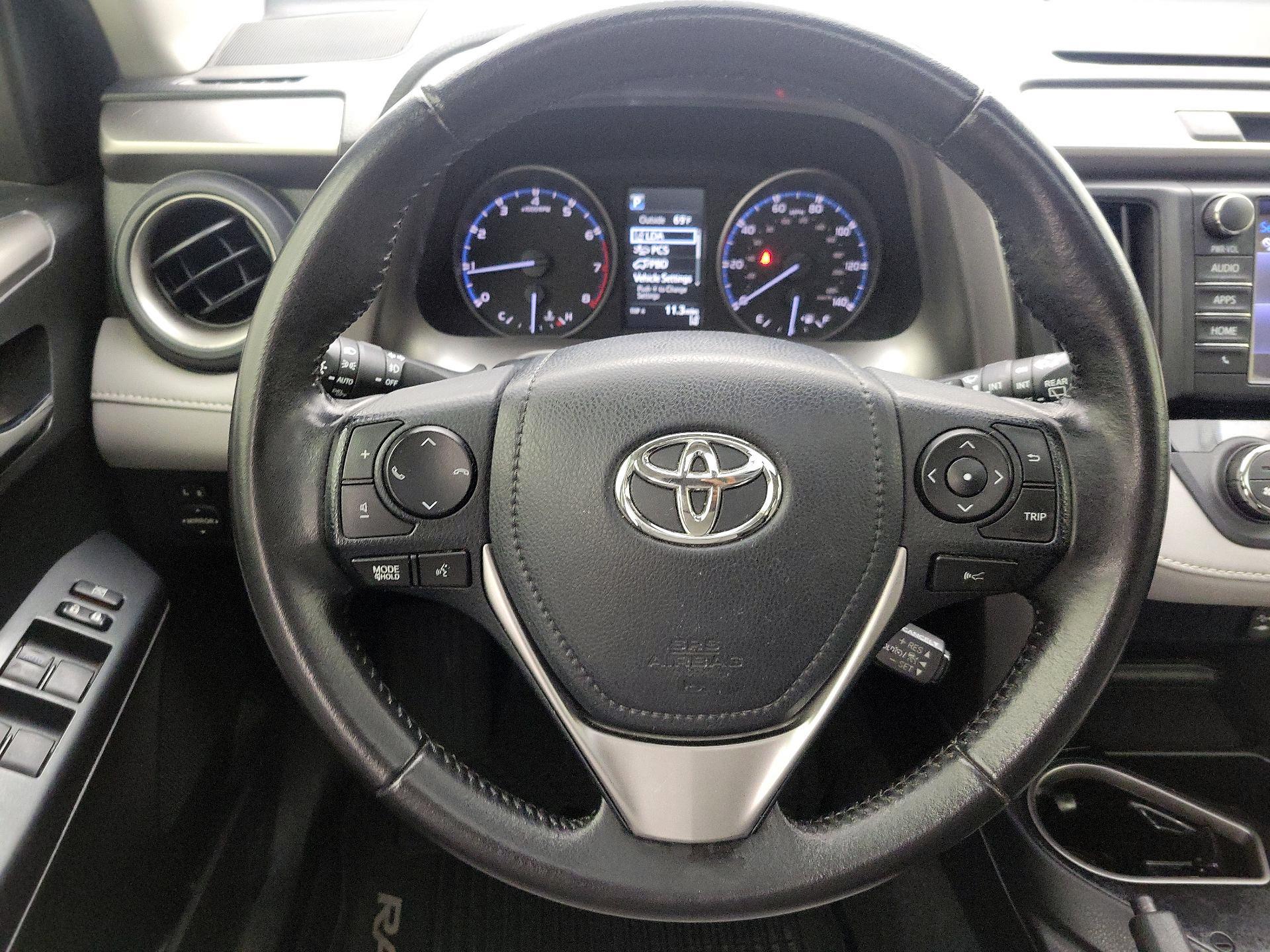 Thumbnail: 2017 Toyota RAV4 - 10