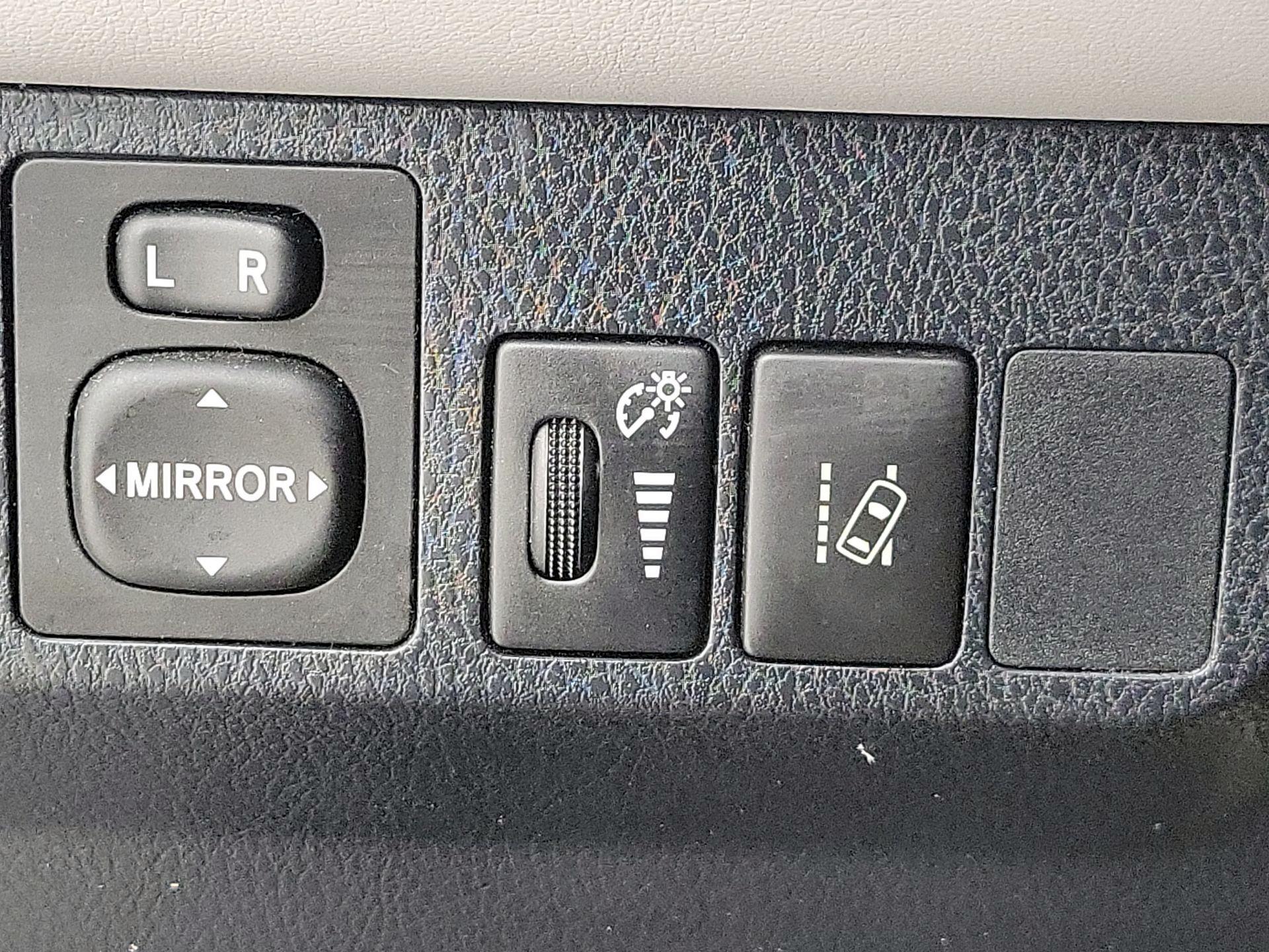 Thumbnail: 2017 Toyota RAV4 - 13