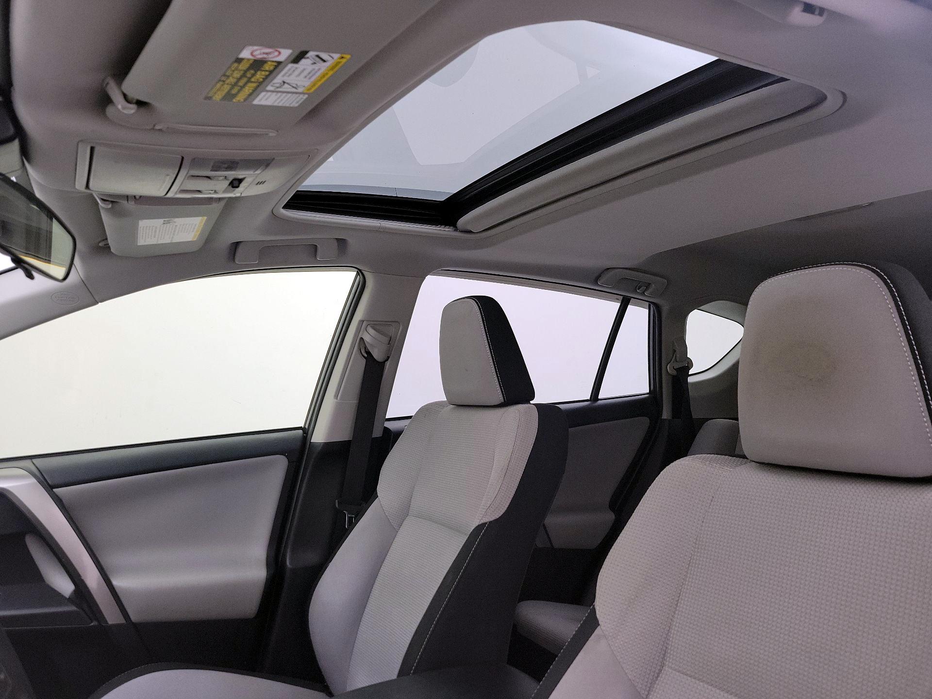 Thumbnail: 2017 Toyota RAV4 - 19