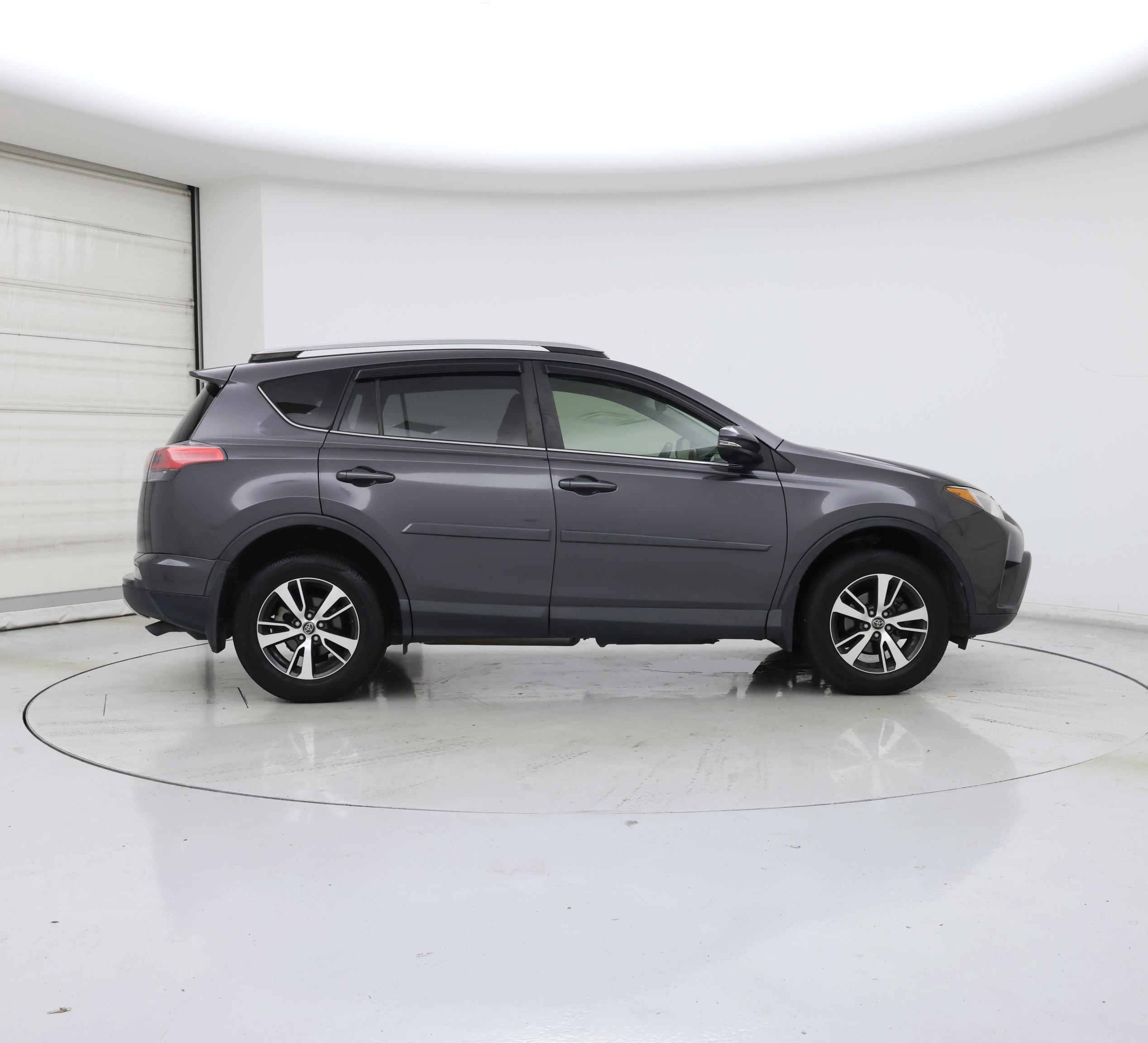 Thumbnail: 2017 Toyota RAV4 - 7