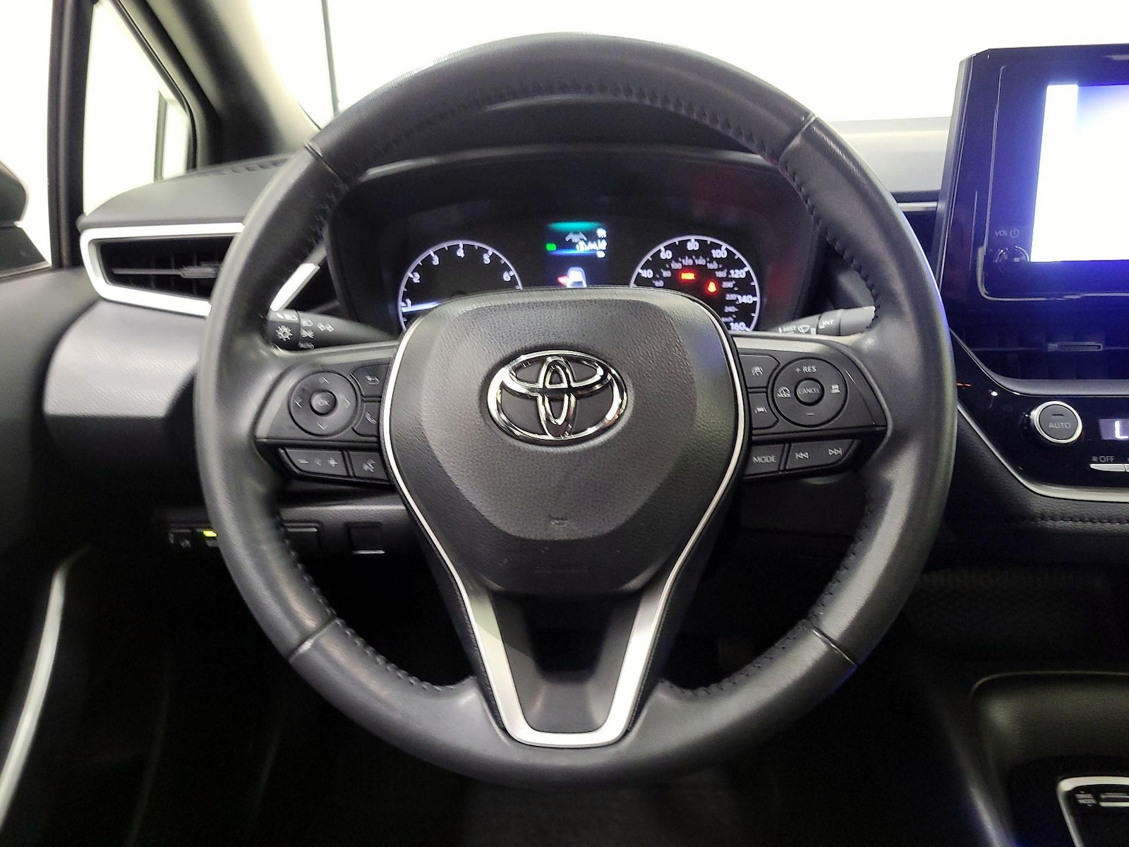 2024 Toyota Corolla SE - Photo 11