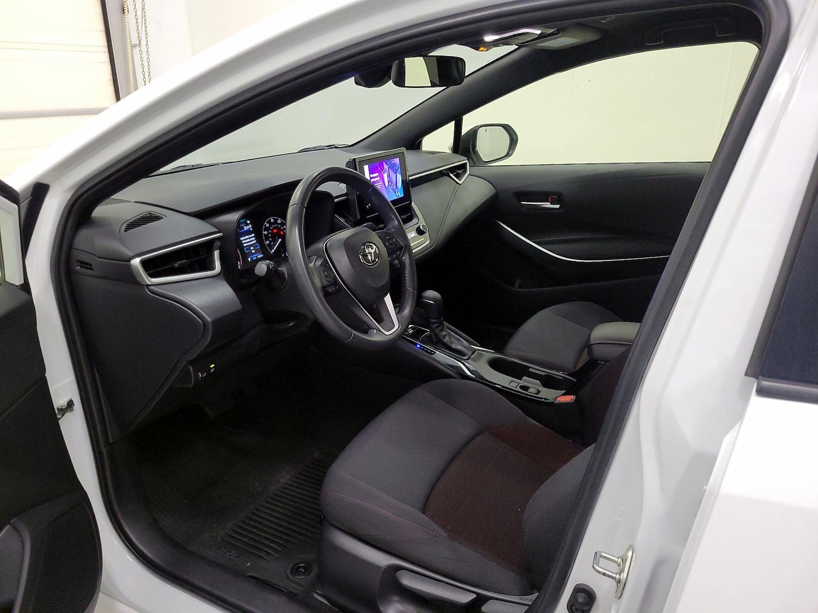 2024 Toyota Corolla SE - Photo 12