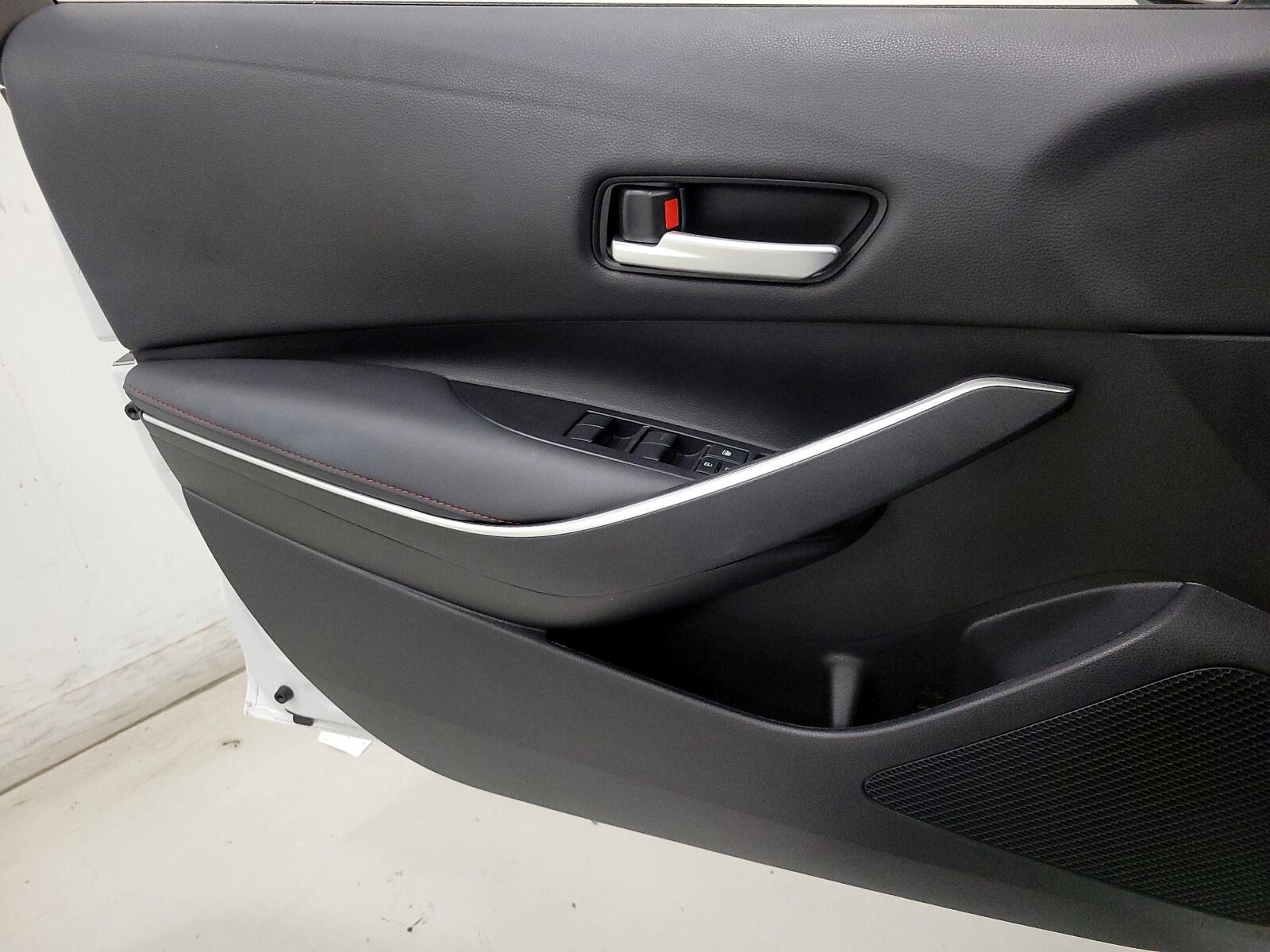 2024 Toyota Corolla SE - Photo 13
