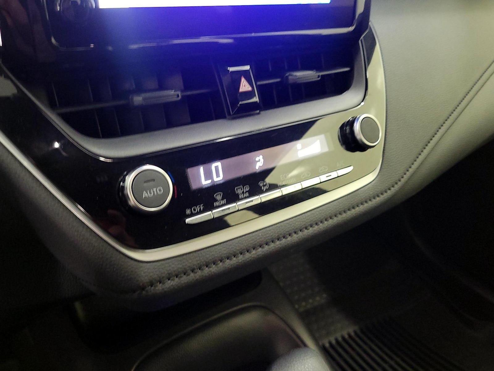 2024 Toyota Corolla SE - Photo 17