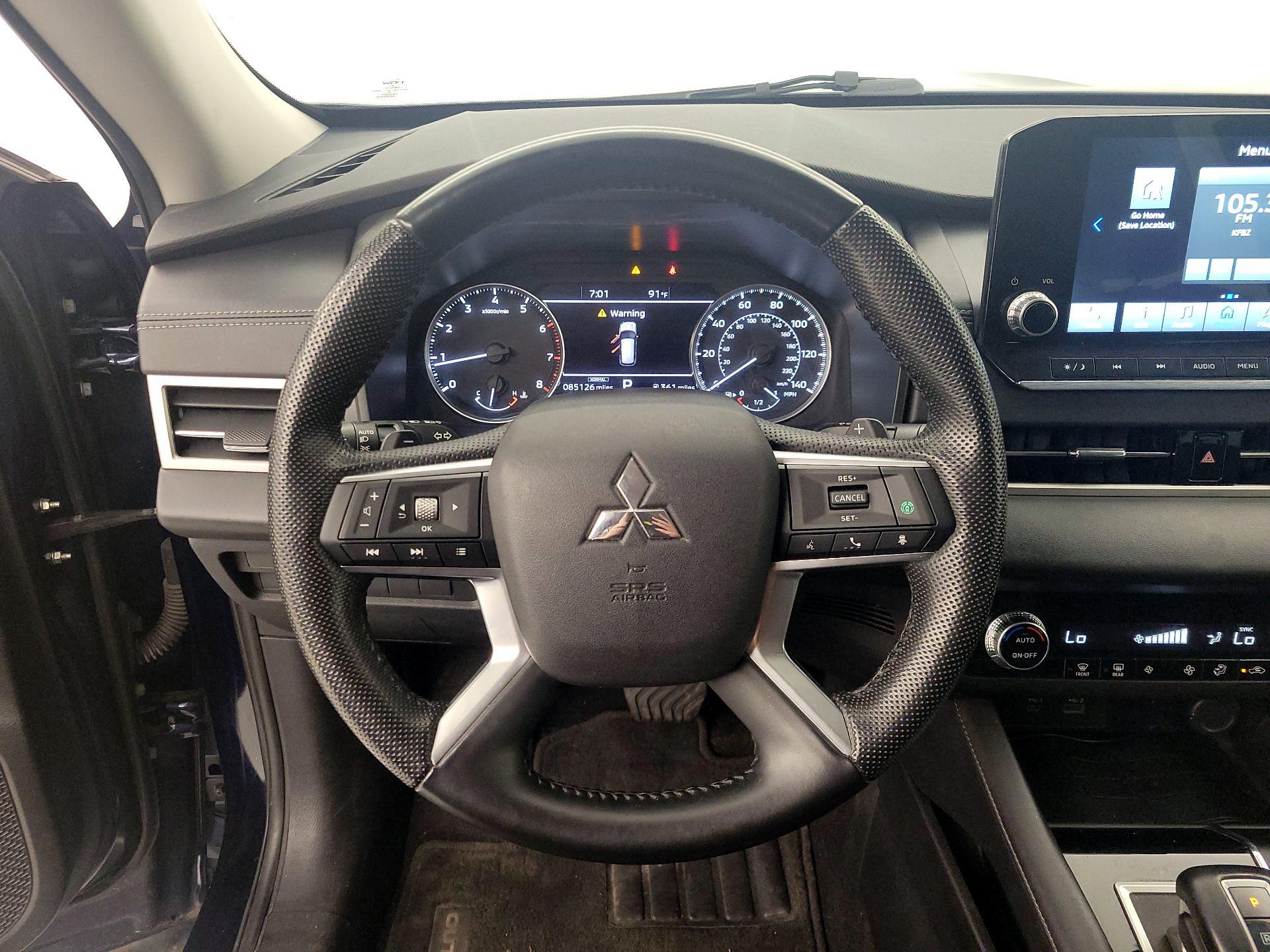 Thumbnail: 2023 Mitsubishi Outlander - 10
