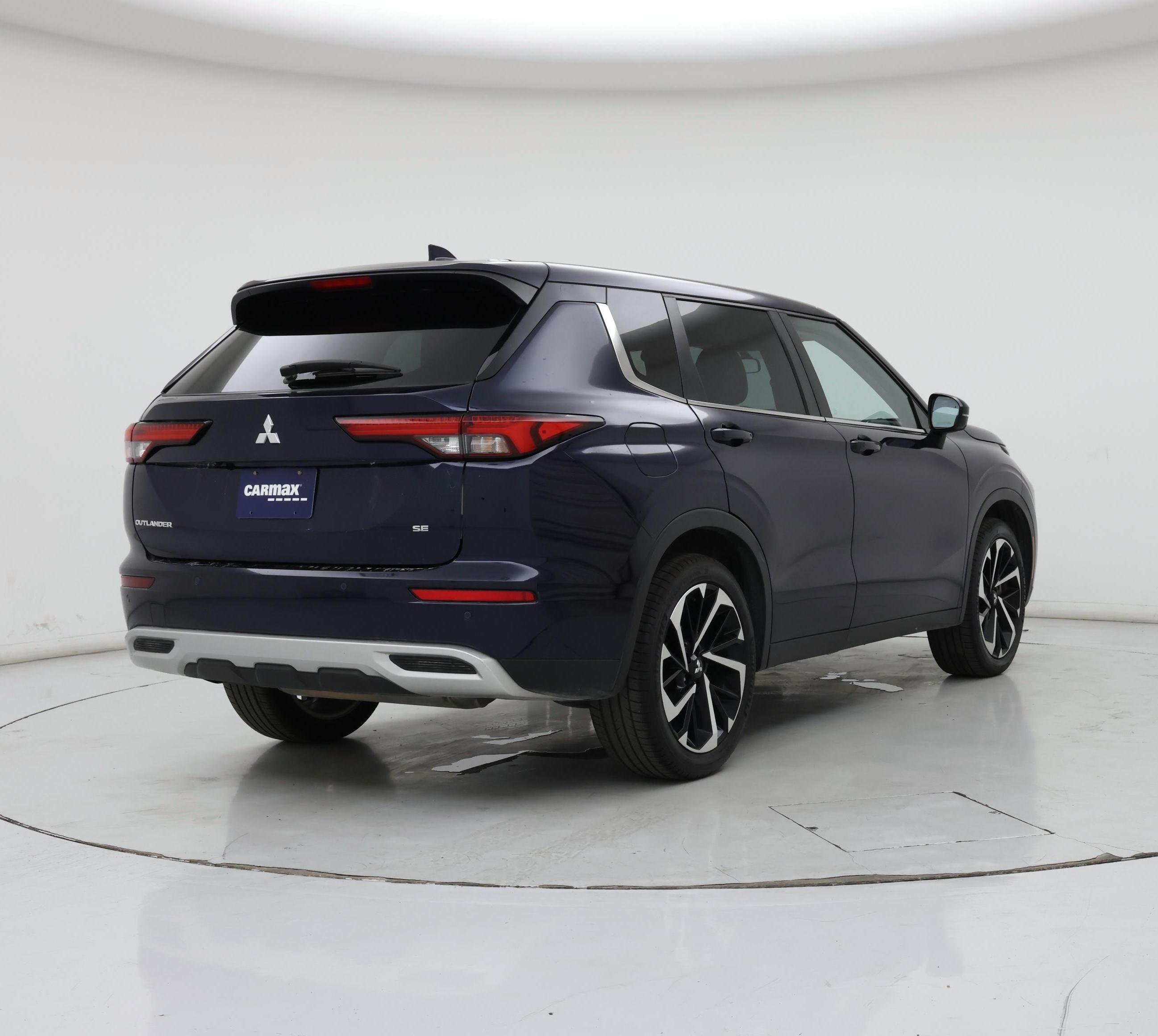 Thumbnail: 2023 Mitsubishi Outlander - 8