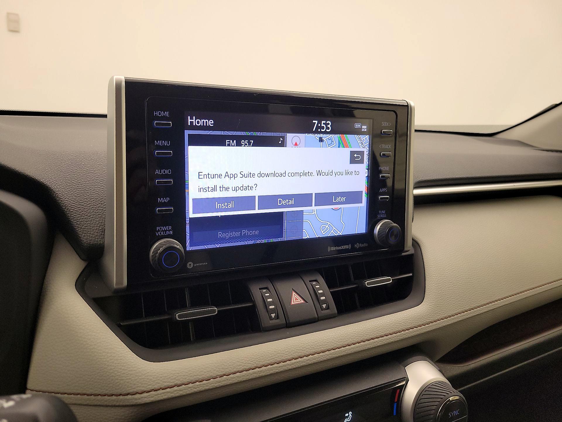 Thumbnail: 2019 Toyota RAV4 - 15
