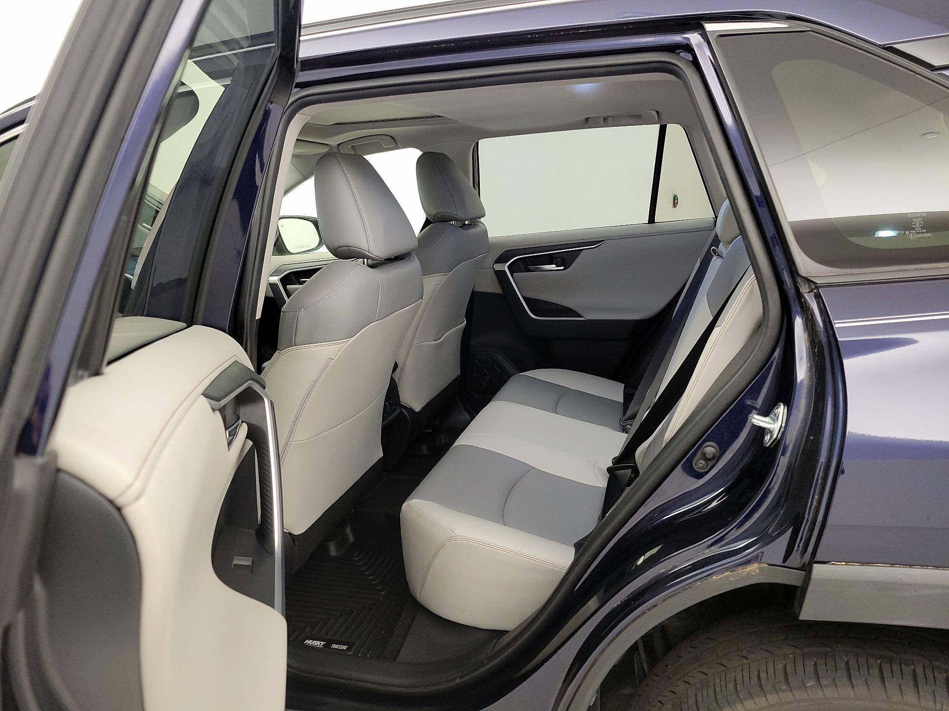 Thumbnail: 2019 Toyota RAV4 - 19