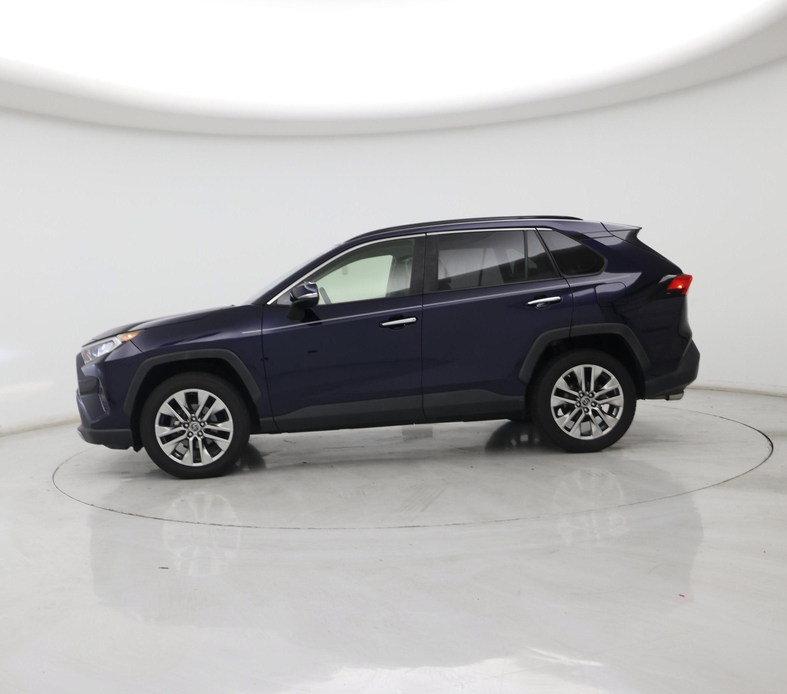 Thumbnail: 2019 Toyota RAV4 - 3